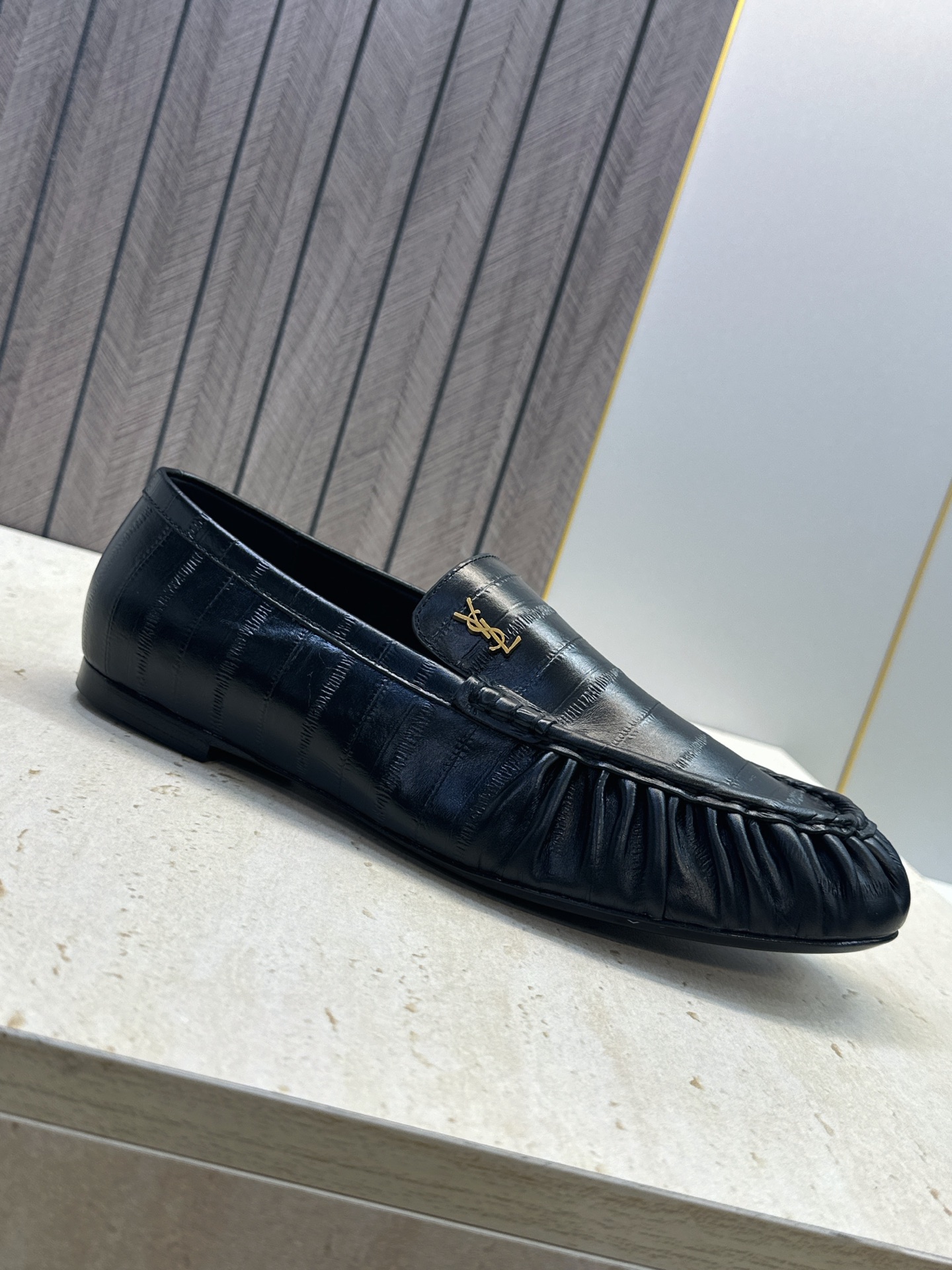 女码/情侣款 男+20 SAINT LAURENT 2026春夏情侣新款时尚休闲单鞋 YSL明星同款字母logo五金扣平