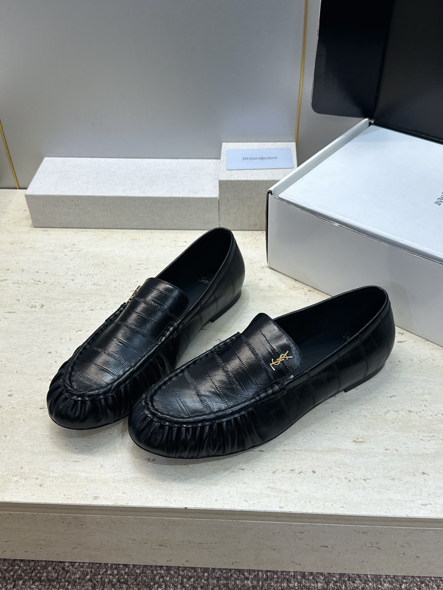 女码/情侣款 男+20 SAINT LAURENT 2026春夏情侣新款时尚休闲单鞋 YSL明星同款字母logo五金扣平