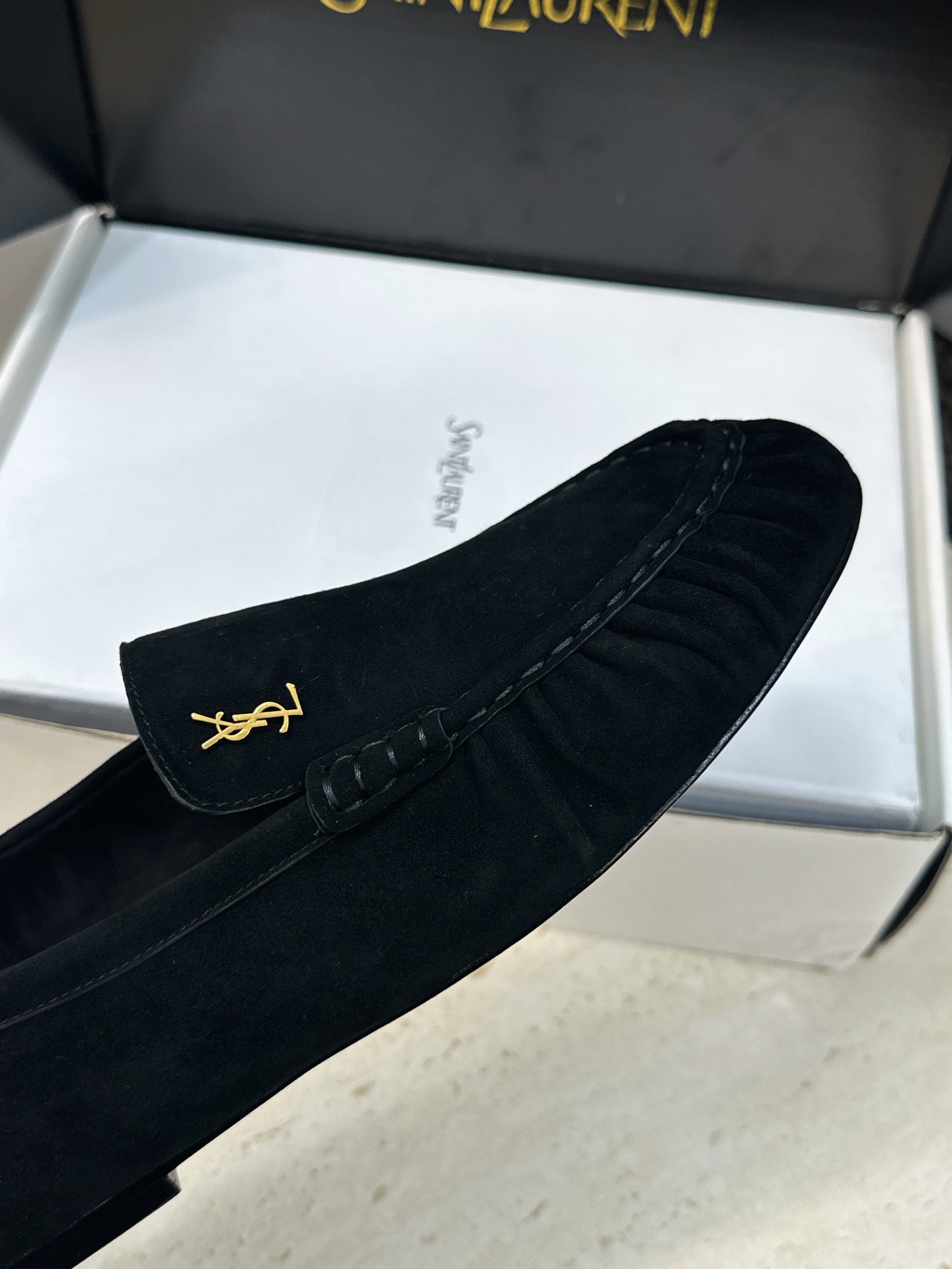 女码/情侣款 男+20 SAINT LAURENT 2026春夏情侣新款时尚休闲单鞋 YSL明星同款字母logo五金扣平 女码/情侣款 男+20 SAINT LAURENT 2026春夏情侣新款时尚休闲单鞋 YSL明星同款字母logo五金扣平