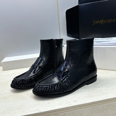SAINT LAURENT 2026秋冬新款时尚休闲切尔西及裸女短靴 YSL明星同款字母logo五金扣平底圆头一脚蹬弹力 SAINT LAURENT 2026秋冬新款时尚休闲切尔西及裸女短靴 YSL明星同款字母logo五金扣平底圆头一脚蹬弹力