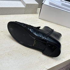 SAINT LAURENT 2026秋冬新款时尚休闲切尔西及裸女短靴 YSL明星同款字母logo五金扣平底圆头一脚蹬弹力 SAINT LAURENT 2026秋冬新款时尚休闲切尔西及裸女短靴 YSL明星同款字母logo五金扣平底圆头一脚蹬弹力