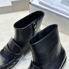 SAINT LAURENT 2026秋冬新款时尚休闲切尔西及裸女短靴 YSL明星同款字母logo五金扣平底圆头一脚蹬弹力 SAINT LAURENT 2026秋冬新款时尚休闲切尔西及裸女短靴 YSL明星同款字母logo五金扣平底圆头一脚蹬弹力