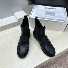 SAINT LAURENT 2026秋冬新款时尚休闲切尔西及裸女短靴 YSL明星同款字母logo五金扣平底圆头一脚蹬弹力 SAINT LAURENT 2026秋冬新款时尚休闲切尔西及裸女短靴 YSL明星同款字母logo五金扣平底圆头一脚蹬弹力