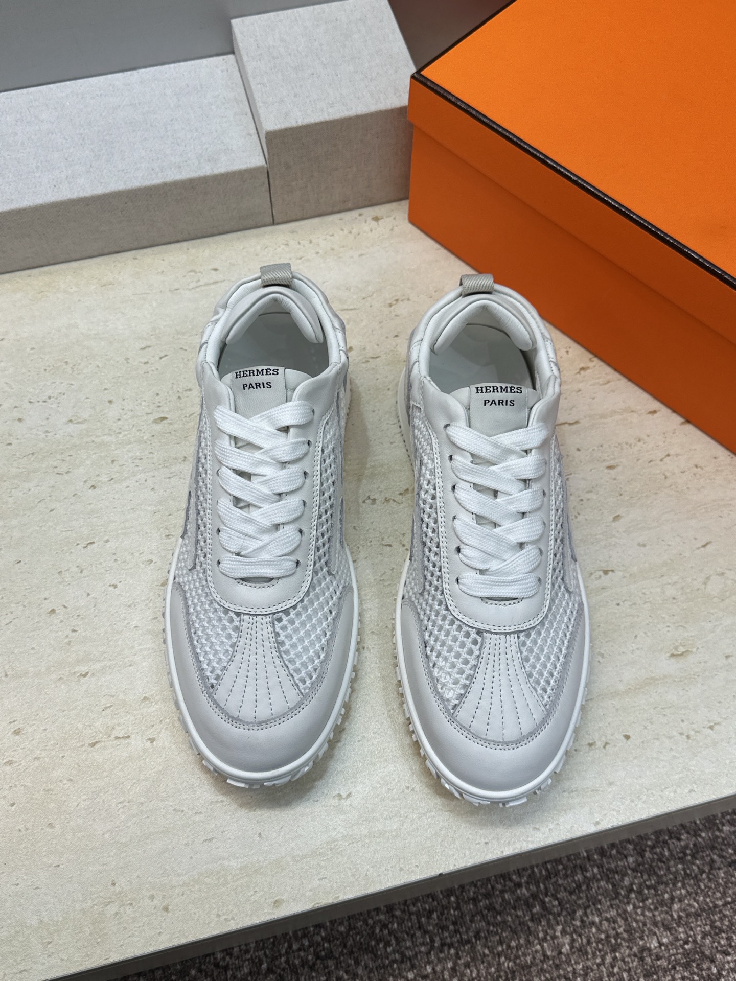 :女码/情侣款 男+10 顶级版 爱马仕 Hermes 春夏经典情侣款 Jet 休闲系带百搭运动鞋 H家厚底时尚风格拼 :女码/情侣款 男+10 顶级版 爱马仕 Hermes 春夏经典情侣款 Jet 休闲系带百搭运动鞋 H家厚底时尚风格拼
