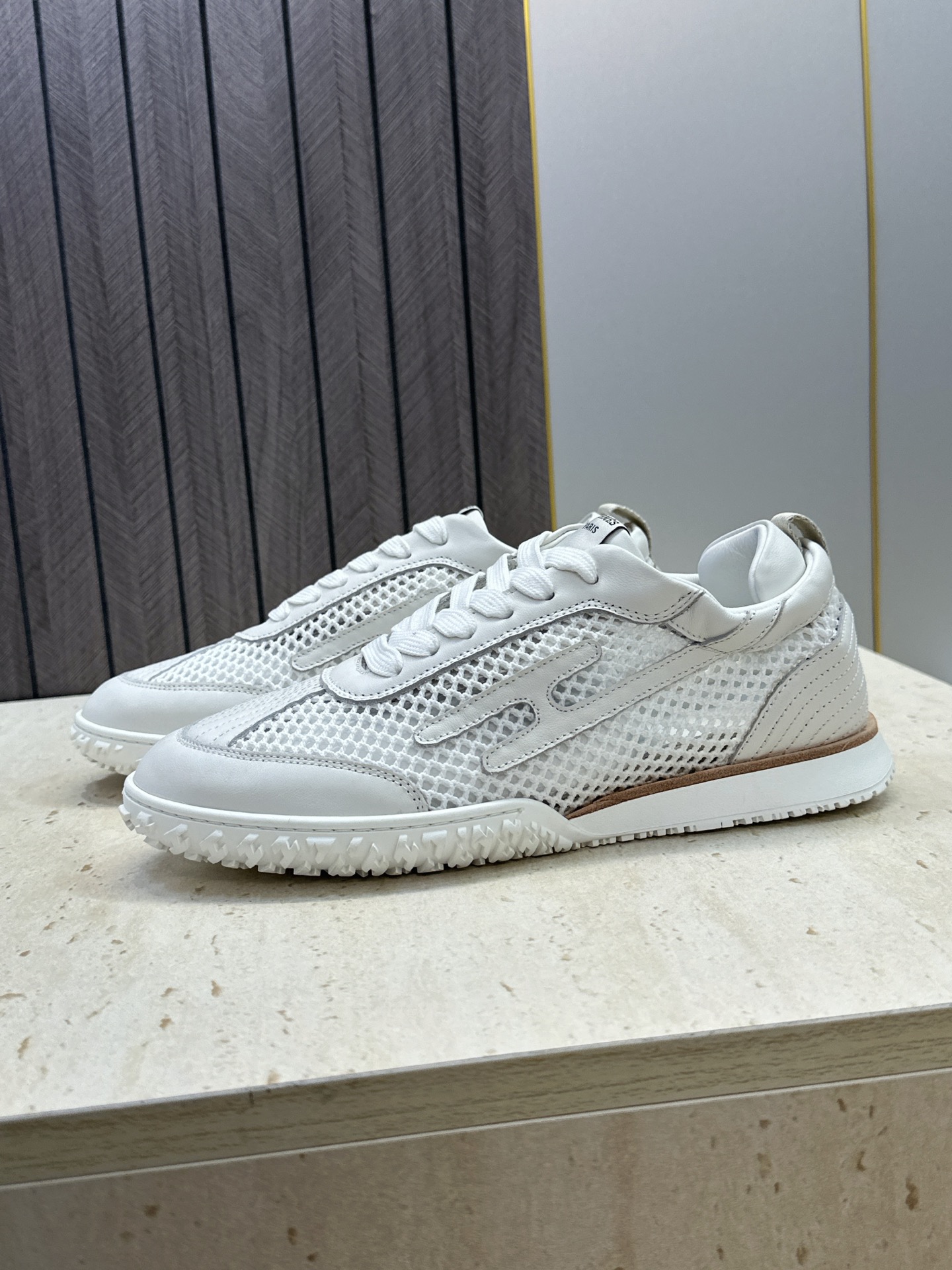 :女码/情侣款 男+10 顶级版 爱马仕 Hermes 春夏经典情侣款 Jet 休闲系带百搭运动鞋 H家厚底时尚风格拼 :女码/情侣款 男+10 顶级版 爱马仕 Hermes 春夏经典情侣款 Jet 休闲系带百搭运动鞋 H家厚底时尚风格拼