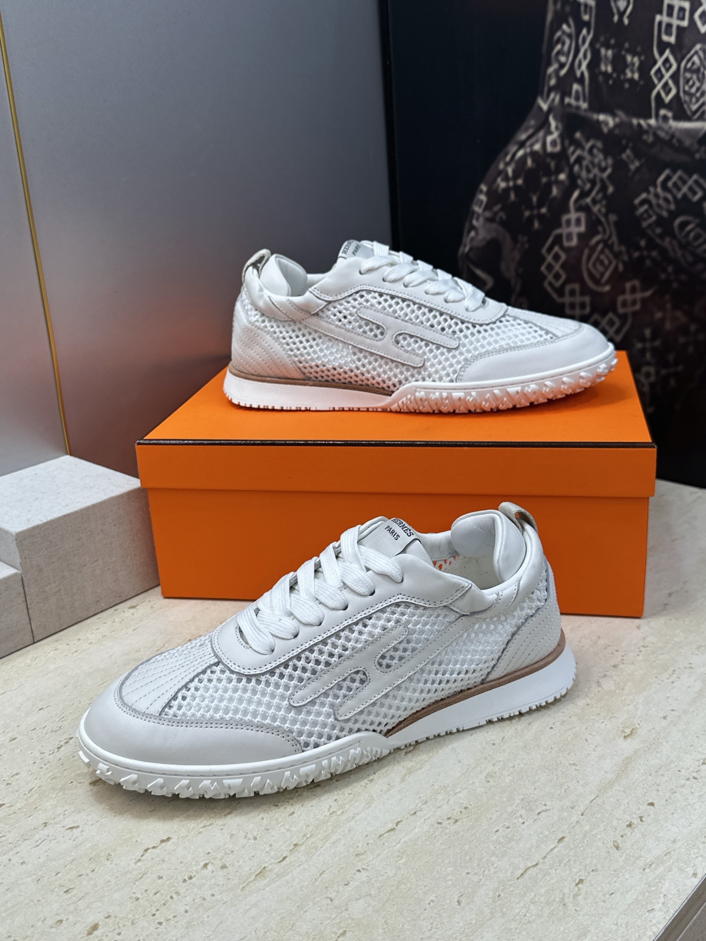 :女码/情侣款 男+10 顶级版 爱马仕 Hermes 春夏经典情侣款 Jet 休闲系带百搭运动鞋 H家厚底时尚风格拼 :女码/情侣款 男+10 顶级版 爱马仕 Hermes 春夏经典情侣款 Jet 休闲系带百搭运动鞋 H家厚底时尚风格拼