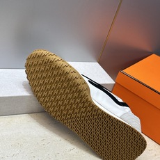 :女码/情侣款 男+10 顶级版 爱马仕 Hermes 春夏经典情侣款 Jet 休闲系带百搭运动鞋 H家厚底时尚风格拼 :女码/情侣款 男+10 顶级版 爱马仕 Hermes 春夏经典情侣款 Jet 休闲系带百搭运动鞋 H家厚底时尚风格拼