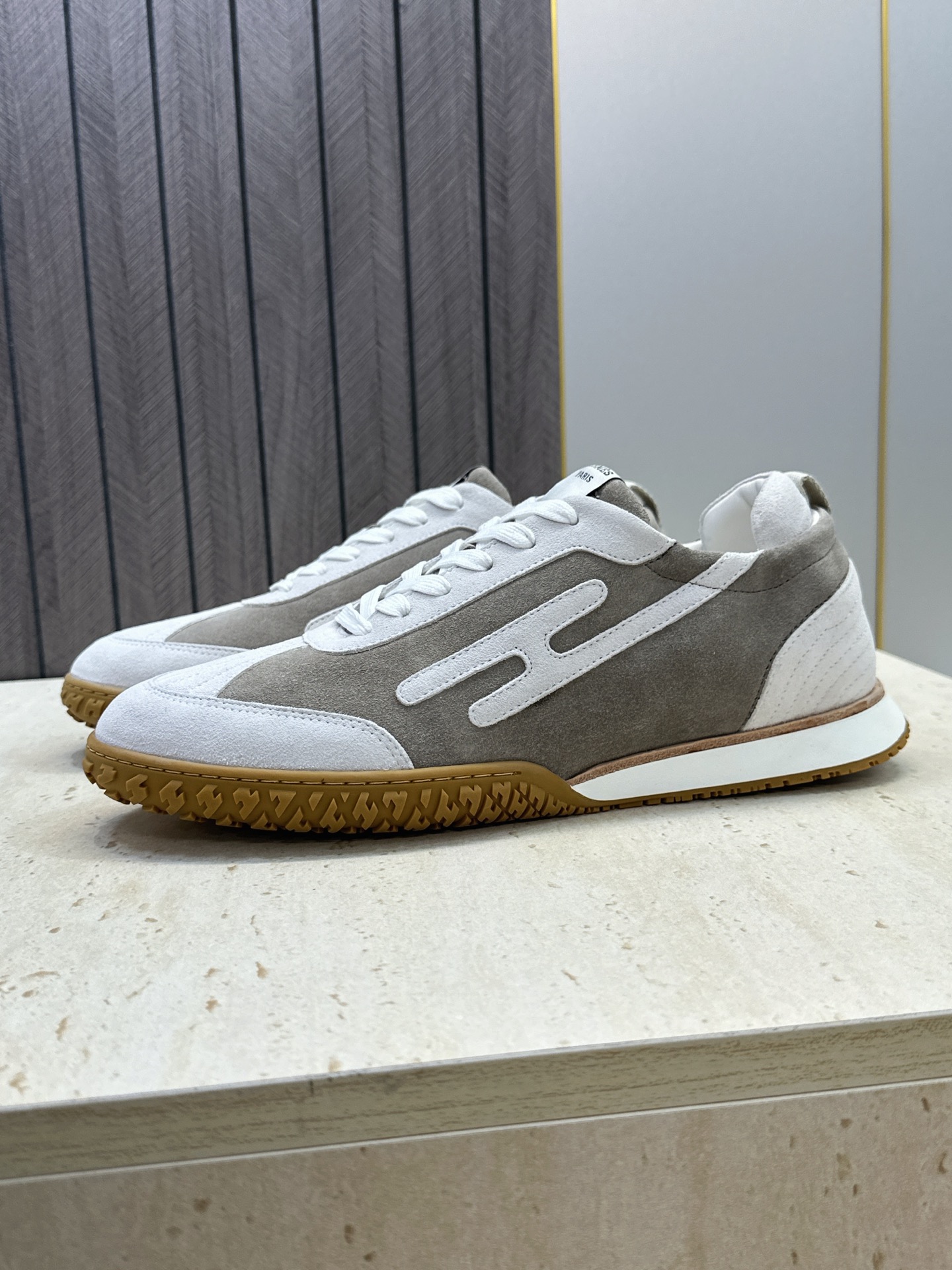：女码/情侣款 男+10 顶级版 爱马仕 Hermes 春夏经典情侣款 Jet 休闲系带百搭运动鞋  H家厚底时尚风格拼