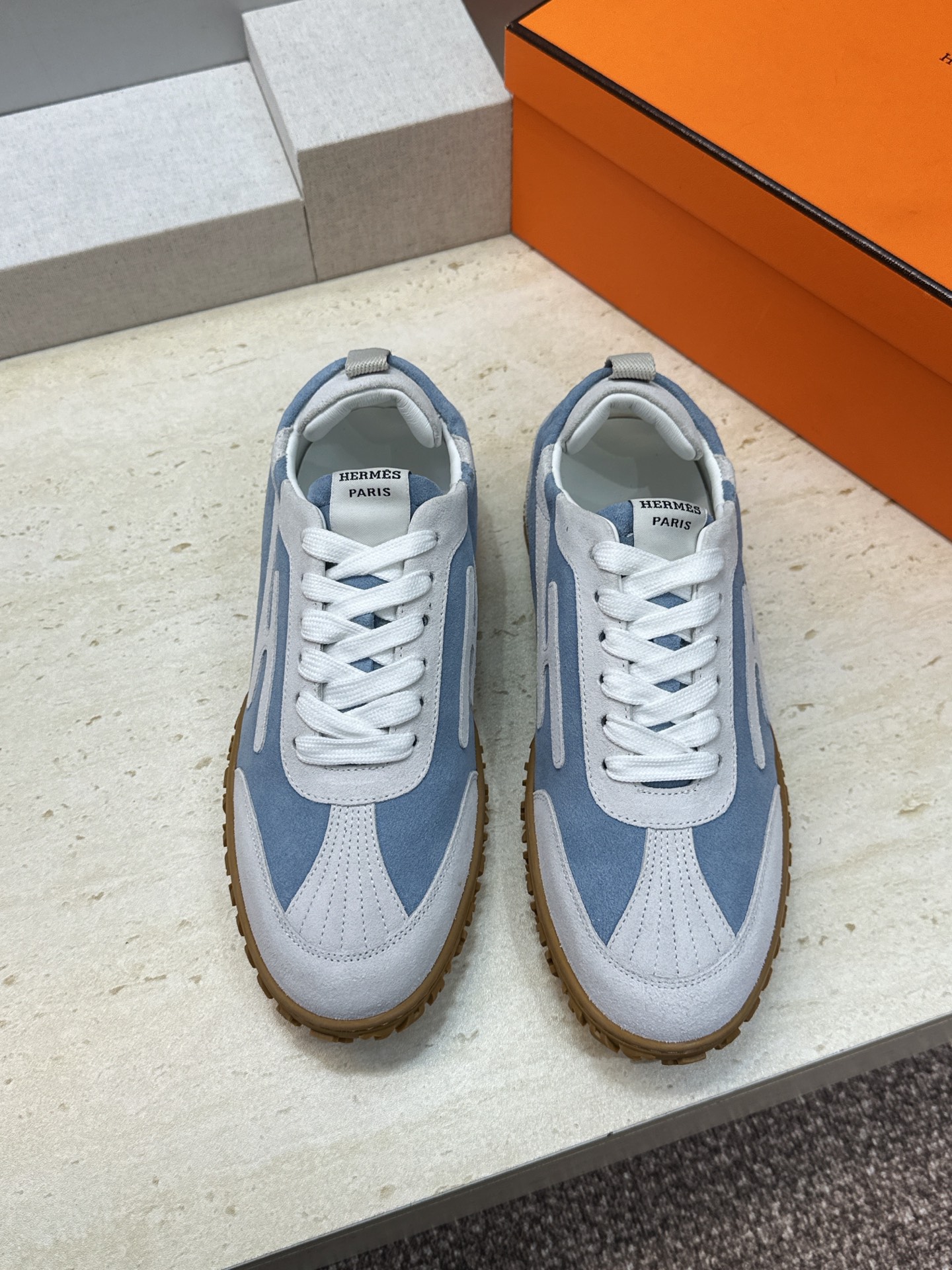 :女码/情侣款 男+10 顶级版 爱马仕 Hermes 春夏经典情侣款 Jet 休闲系带百搭运动鞋 H家厚底时尚风格拼 :女码/情侣款 男+10 顶级版 爱马仕 Hermes 春夏经典情侣款 Jet 休闲系带百搭运动鞋 H家厚底时尚风格拼