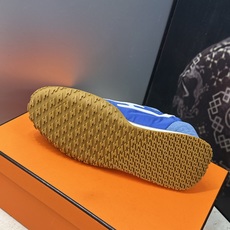 :女码/情侣款 男+10 顶级版 爱马仕 Hermes 春夏经典情侣款 Jet 休闲系带百搭运动鞋 H家厚底时尚风格拼 :女码/情侣款 男+10 顶级版 爱马仕 Hermes 春夏经典情侣款 Jet 休闲系带百搭运动鞋 H家厚底时尚风格拼