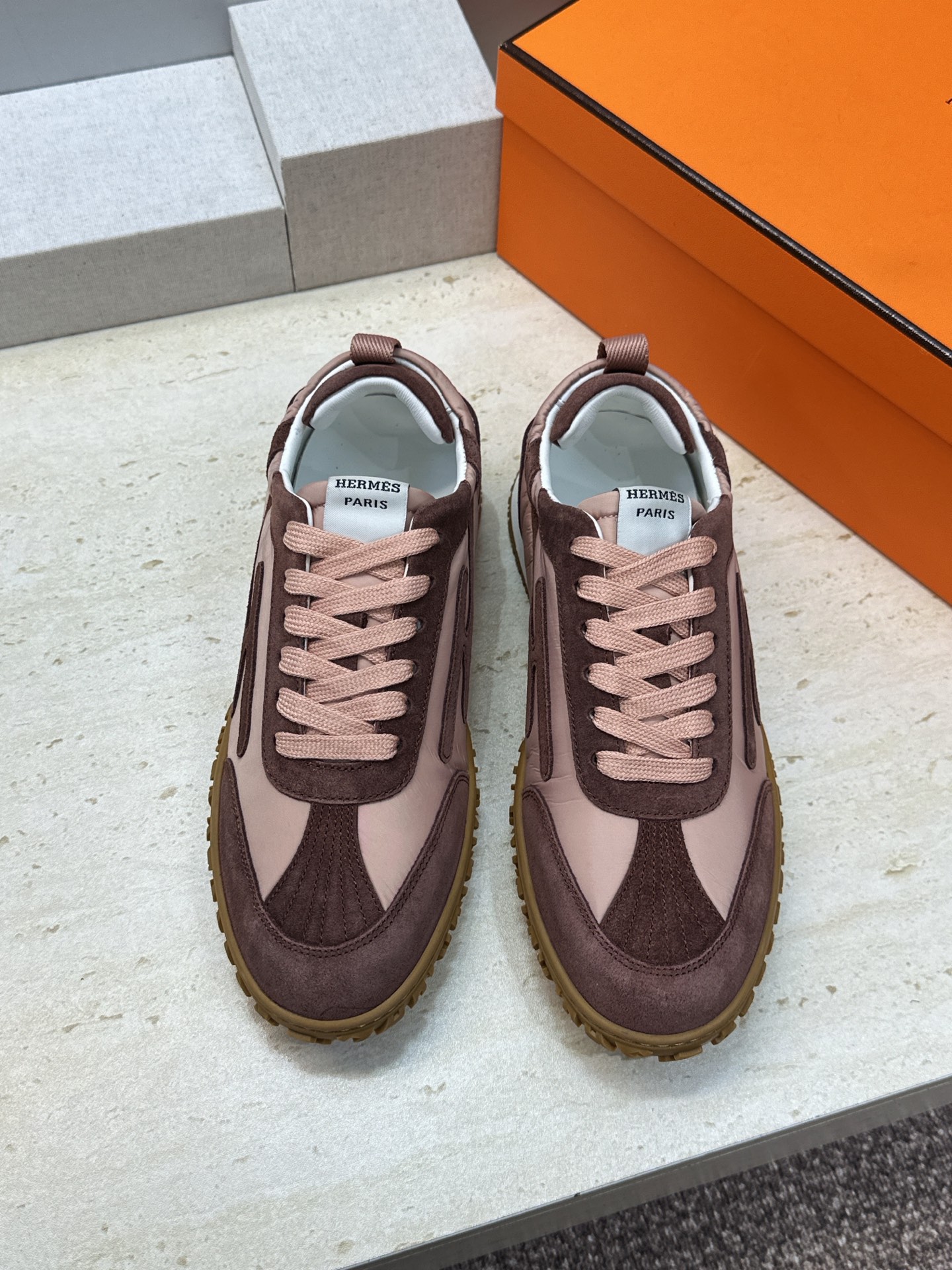 ：女码/情侣款 男+10 顶级版 爱马仕 Hermes 春夏经典情侣款 Jet 休闲系带百搭运动鞋  H家厚底时尚风格拼