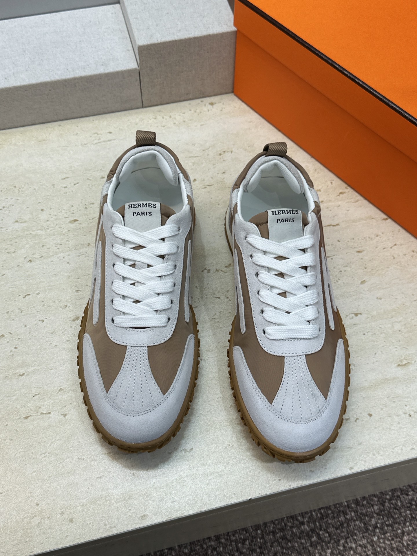 ：女码/情侣款 男+10 顶级版 爱马仕 Hermes 春夏经典情侣款 Jet 休闲系带百搭运动鞋  H家厚底时尚风格拼