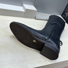Brunello Cucineli 布鲁内诺库奇内利2026秋冬新款及膝高筒拼色女长靴 BC字母logo标志性串珠低跟圆 Brunello Cucineli 布鲁内诺库奇内利2026秋冬新款及膝高筒拼色女长靴 BC字母logo标志性串珠低跟圆