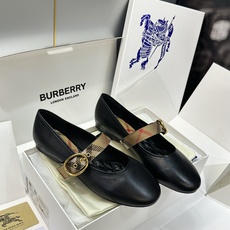 (配全套飞机盒) 莞货 代购级 Burberry 博柏利 2026秋冬新款时尚舒适玛丽珍女鞋 B家字母logo五金扣平 (配全套飞机盒) 莞货 代购级 Burberry 博柏利 2026秋冬新款时尚舒适玛丽珍女鞋 B家字母logo五金扣平