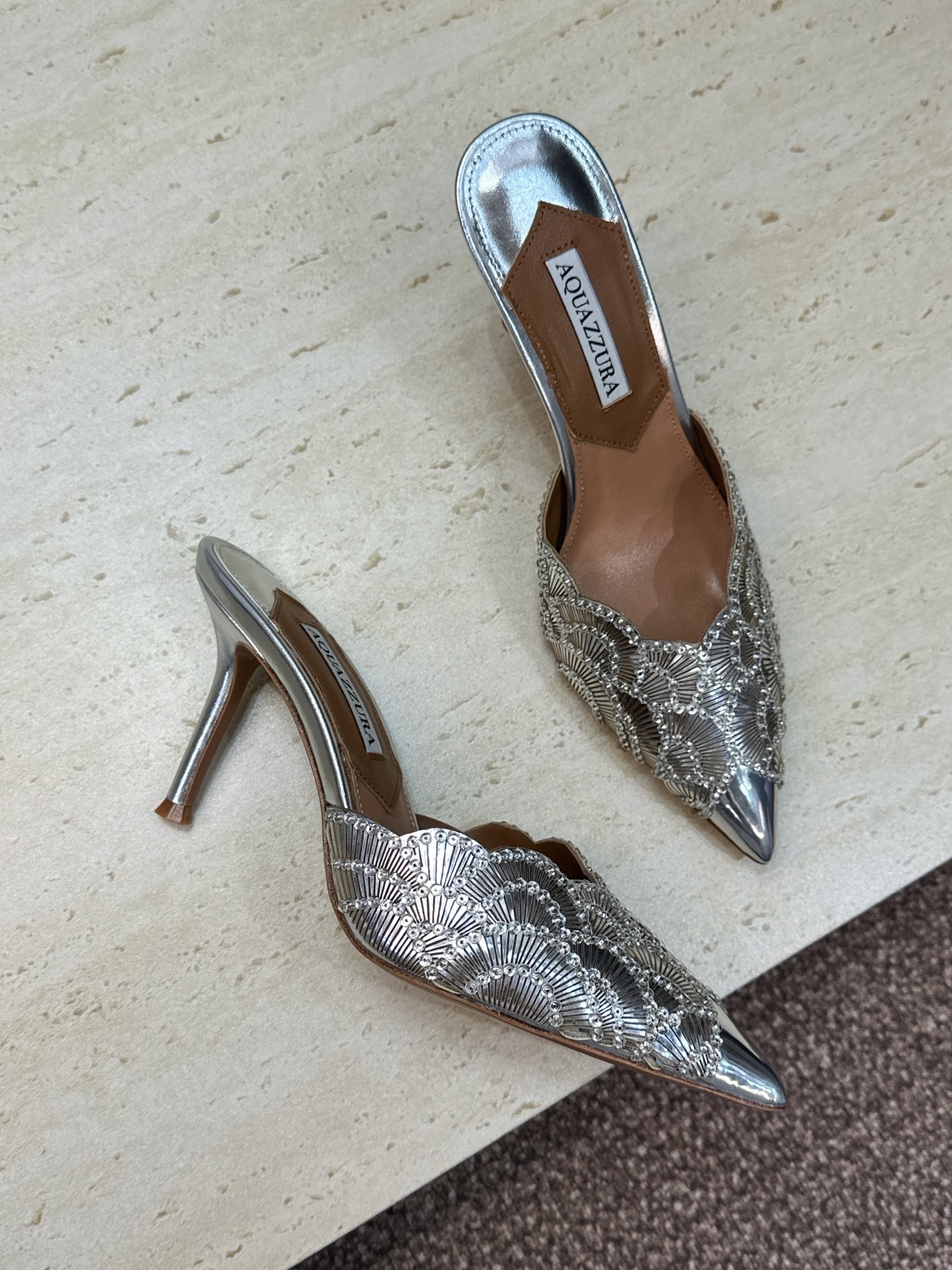 Aquazzura 2026春夏新款鱼鳞纹亮片拼色女鞋 大菠萝字母logo高跟尖头穆勒凉拖鞋 材质鞋面进口小牛皮/进口金