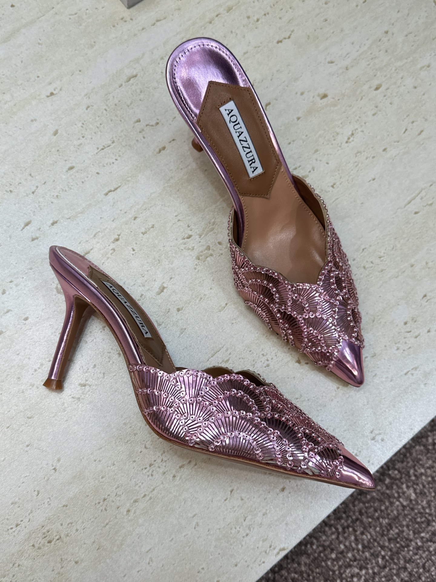 Aquazzura 2026春夏新款鱼鳞纹亮片拼色女鞋 大菠萝字母logo高跟尖头穆勒凉拖鞋 材质鞋面进口小牛皮/进口金
