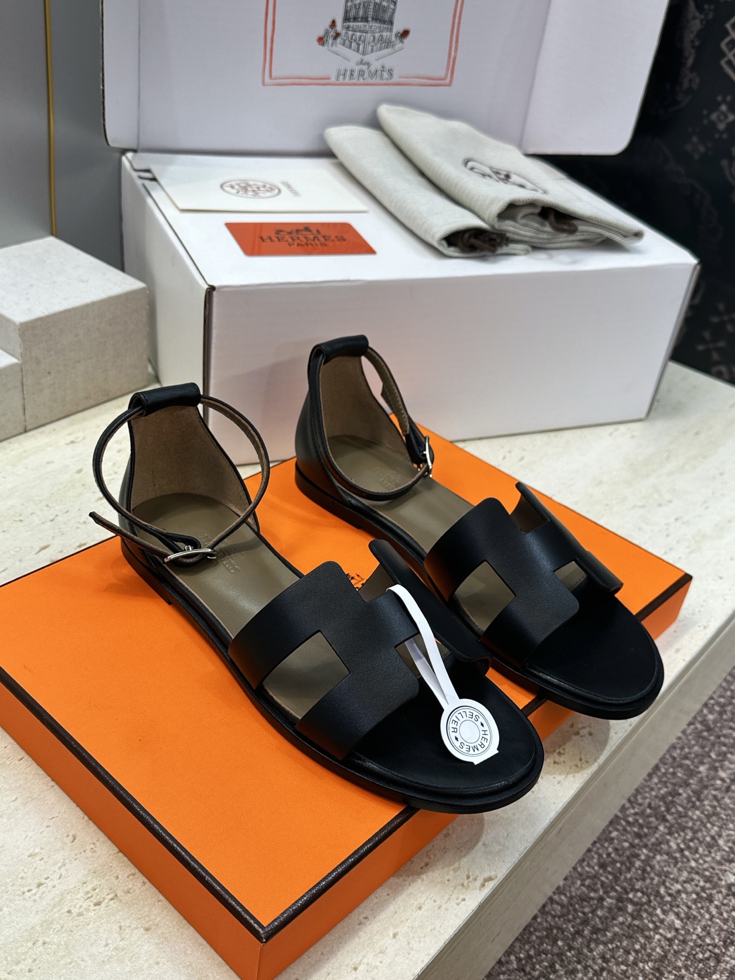 (配全套飞机盒) 莞货 顶级版 爱马仕 Hermes 春夏新色经典款 Santorini 拼色工字拖女鞋  H家平底圆头