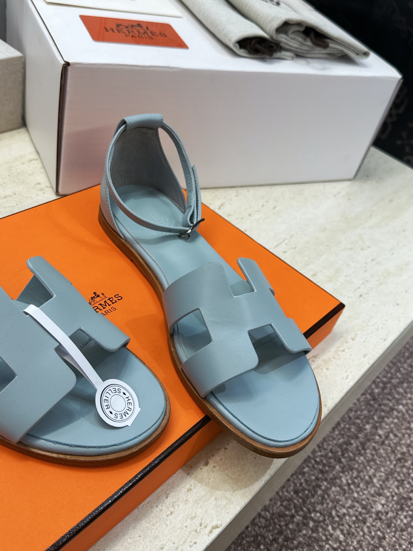 (配全套飞机盒) 莞货 顶级版 爱马仕 Hermes 春夏新色经典款 Santorini 拼色工字拖女鞋 H家平底圆头 (配全套飞机盒) 莞货 顶级版 爱马仕 Hermes 春夏新色经典款 Santorini 拼色工字拖女鞋 H家平底圆头