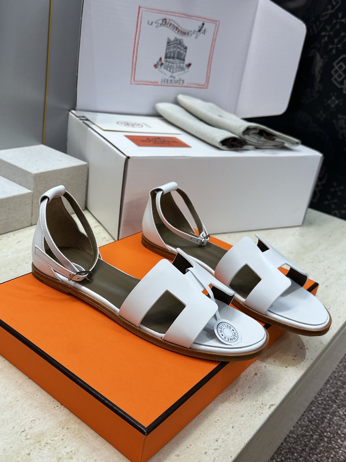 (配全套飞机盒) 莞货 顶级版 爱马仕 Hermes 春夏新色经典款 Santorini 拼色工字拖女鞋  H家平底圆头