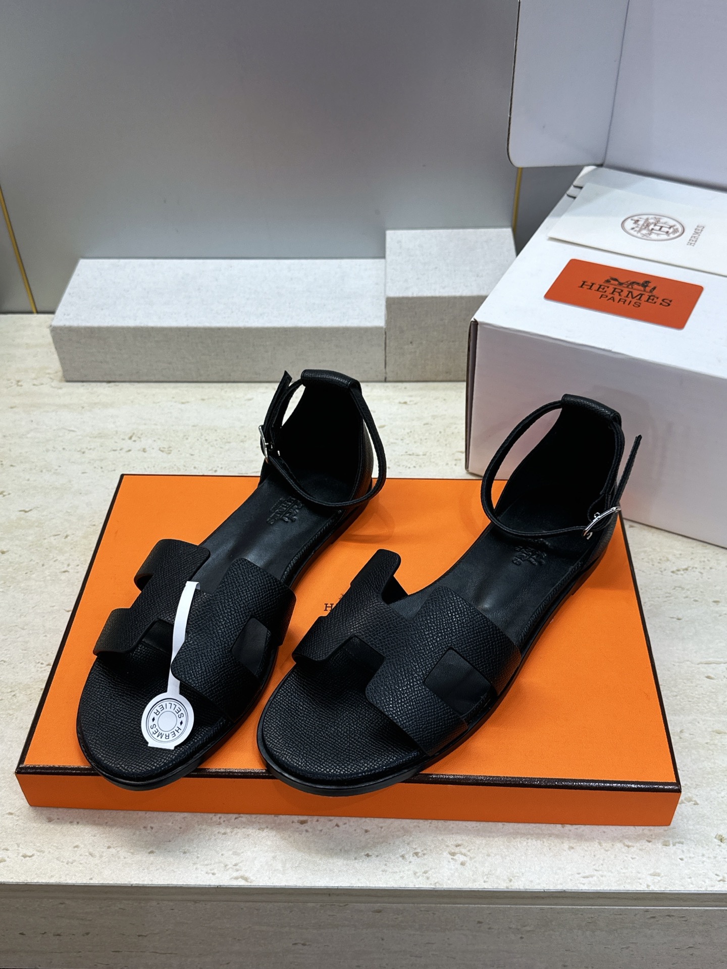 (配全套飞机盒) 莞货 顶级版 爱马仕 Hermes 春夏新色经典款 Santorini 拼色工字拖女鞋  H家平底圆头