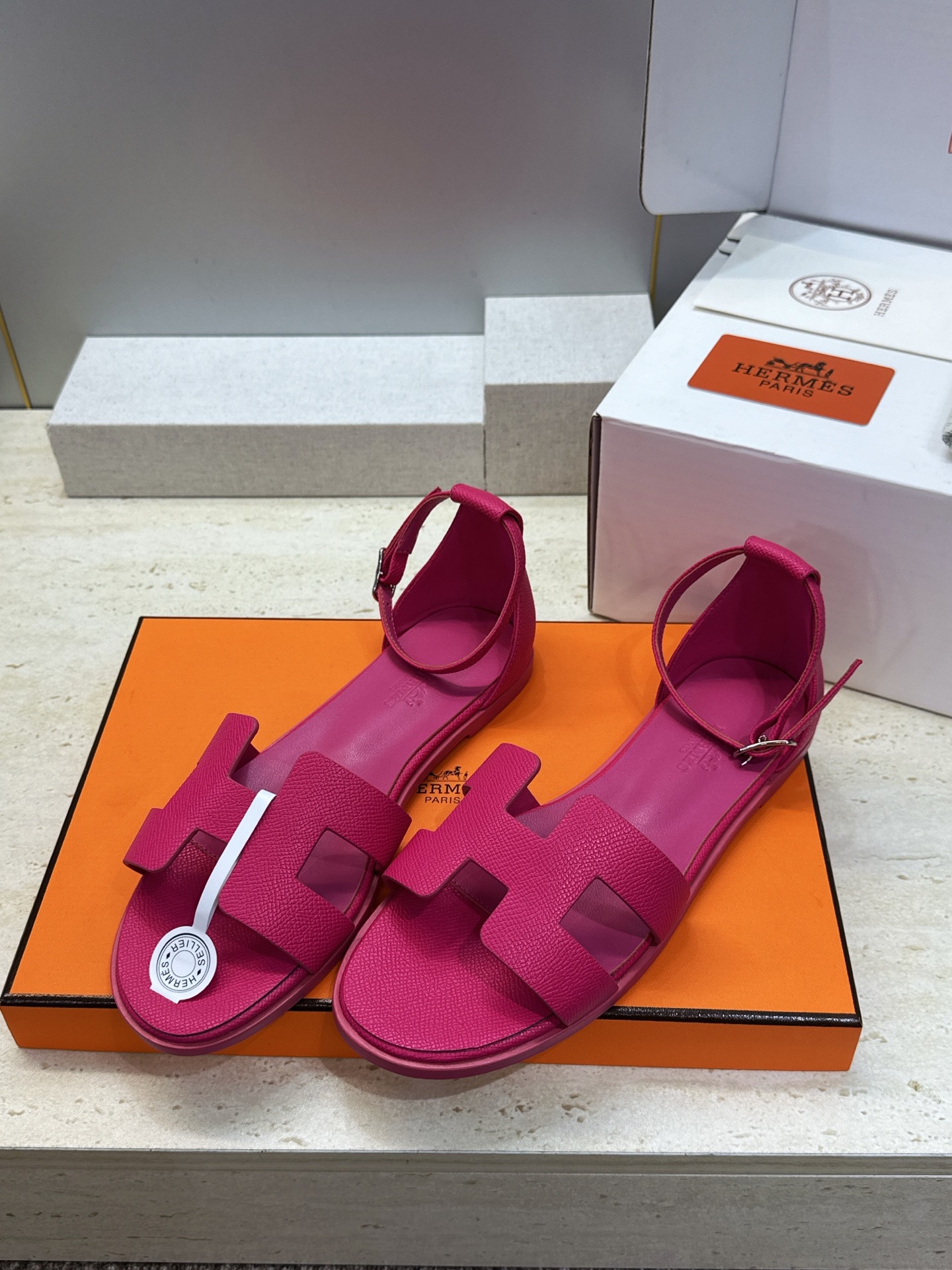 (配全套飞机盒) 莞货 顶级版 爱马仕 Hermes 春夏新色经典款 Santorini 拼色工字拖女鞋  H家平底圆头