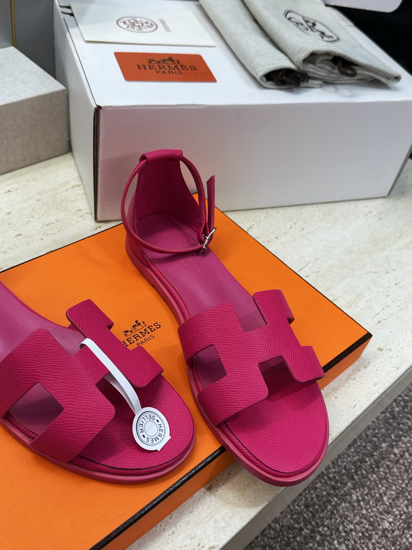 (配全套飞机盒) 莞货 顶级版 爱马仕 Hermes 春夏新色经典款 Santorini 拼色工字拖女鞋  H家平底圆头