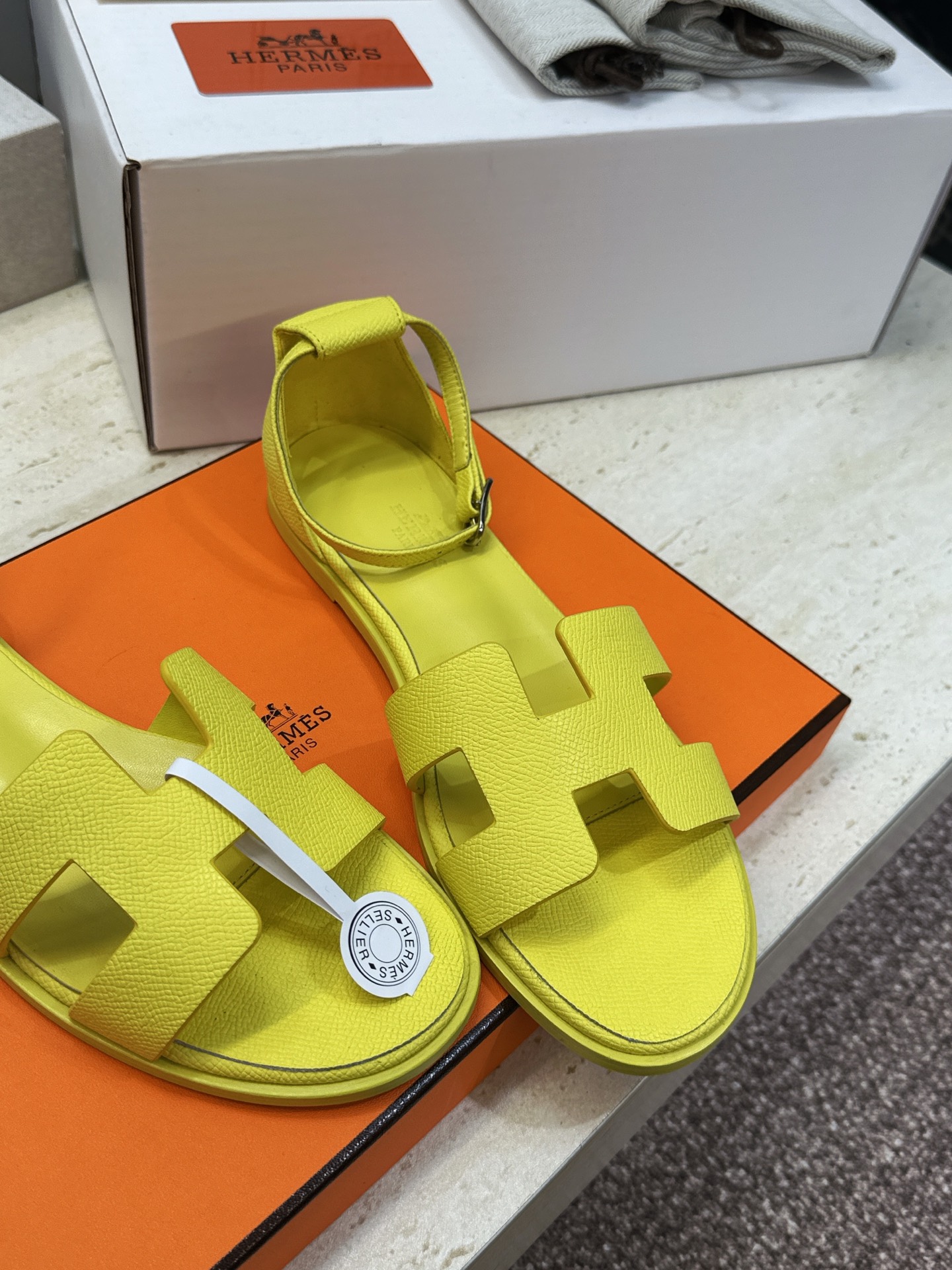 (配全套飞机盒) 莞货 顶级版 爱马仕 Hermes 春夏新色经典款 Santorini 拼色工字拖女鞋  H家平底圆头