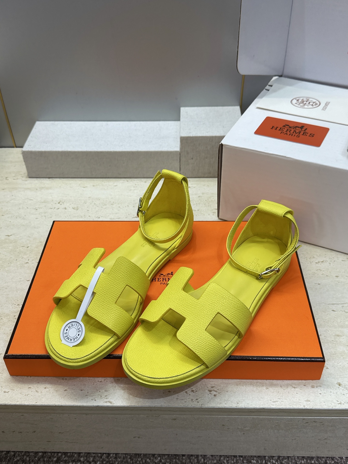 (配全套飞机盒) 莞货 顶级版 爱马仕 Hermes 春夏新色经典款 Santorini 拼色工字拖女鞋  H家平底圆头