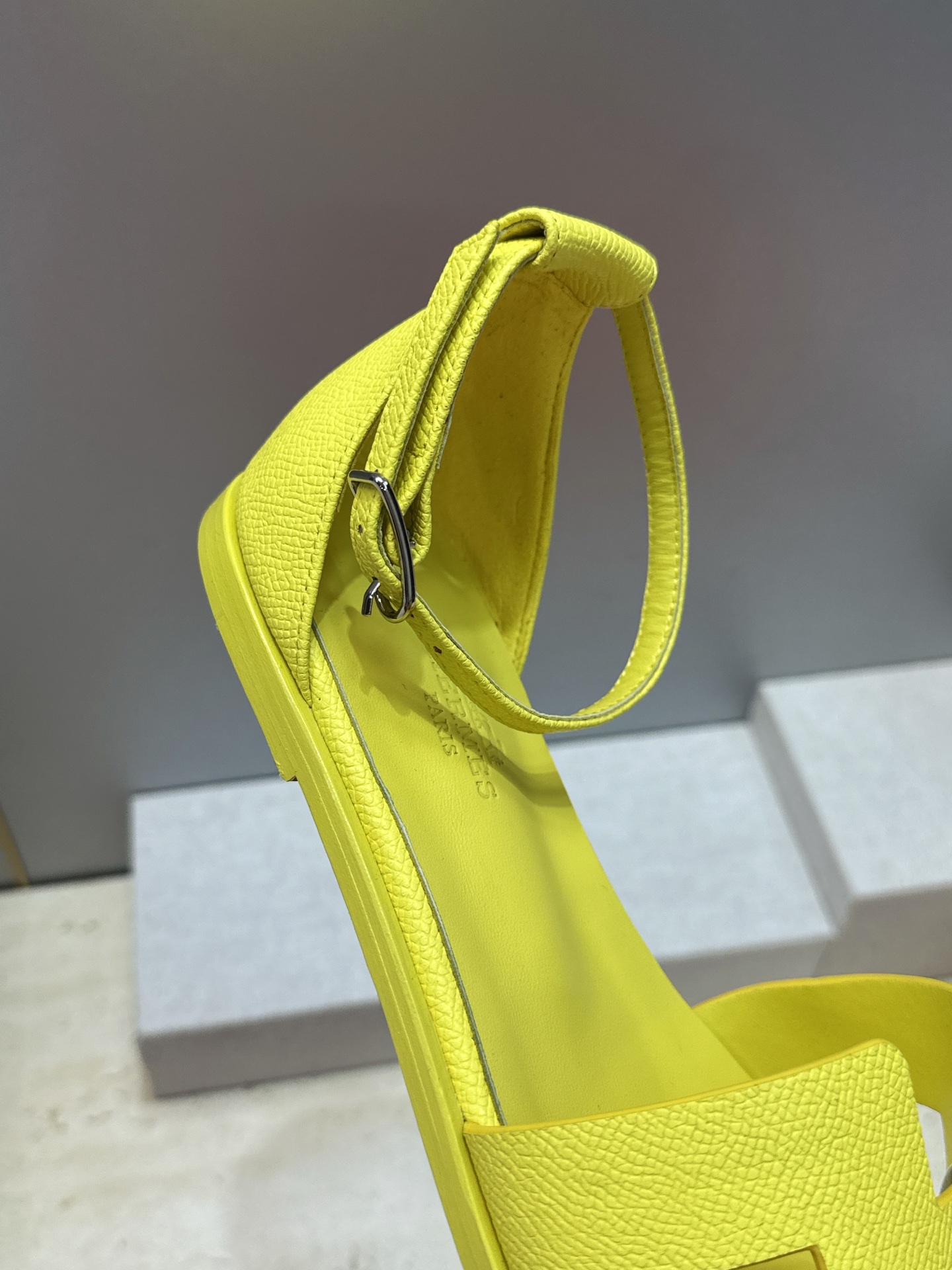 (配全套飞机盒) 莞货 顶级版 爱马仕 Hermes 春夏新色经典款 Santorini 拼色工字拖女鞋  H家平底圆头