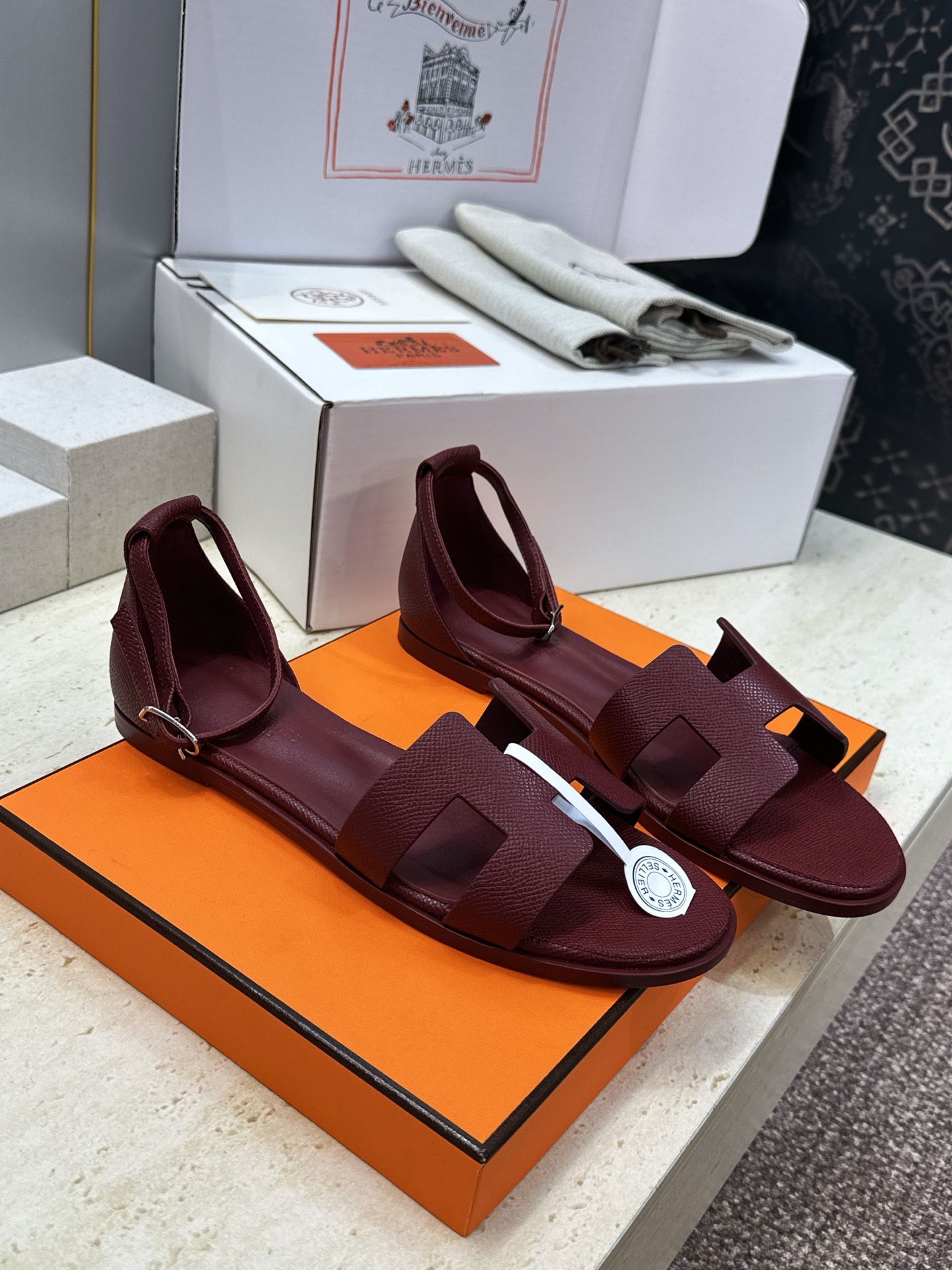 (配全套飞机盒) 莞货 顶级版 爱马仕 Hermes 春夏新色经典款 Santorini 拼色工字拖女鞋  H家平底圆头