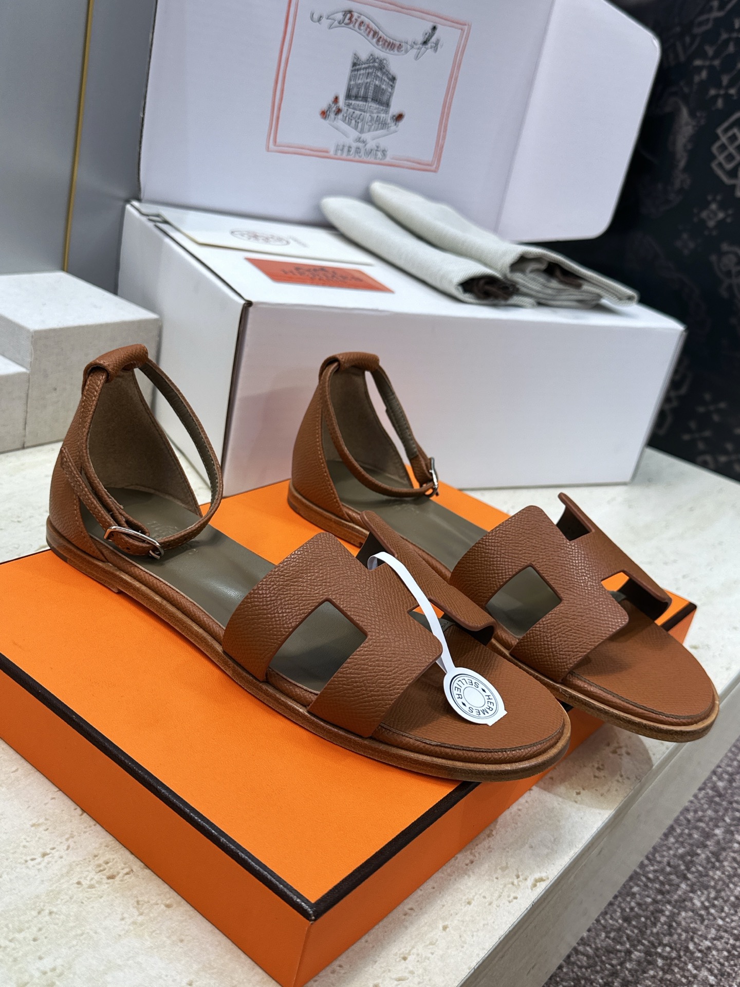 (配全套飞机盒) 莞货 顶级版 爱马仕 Hermes 春夏新色经典款 Santorini 拼色工字拖女鞋  H家平底圆头