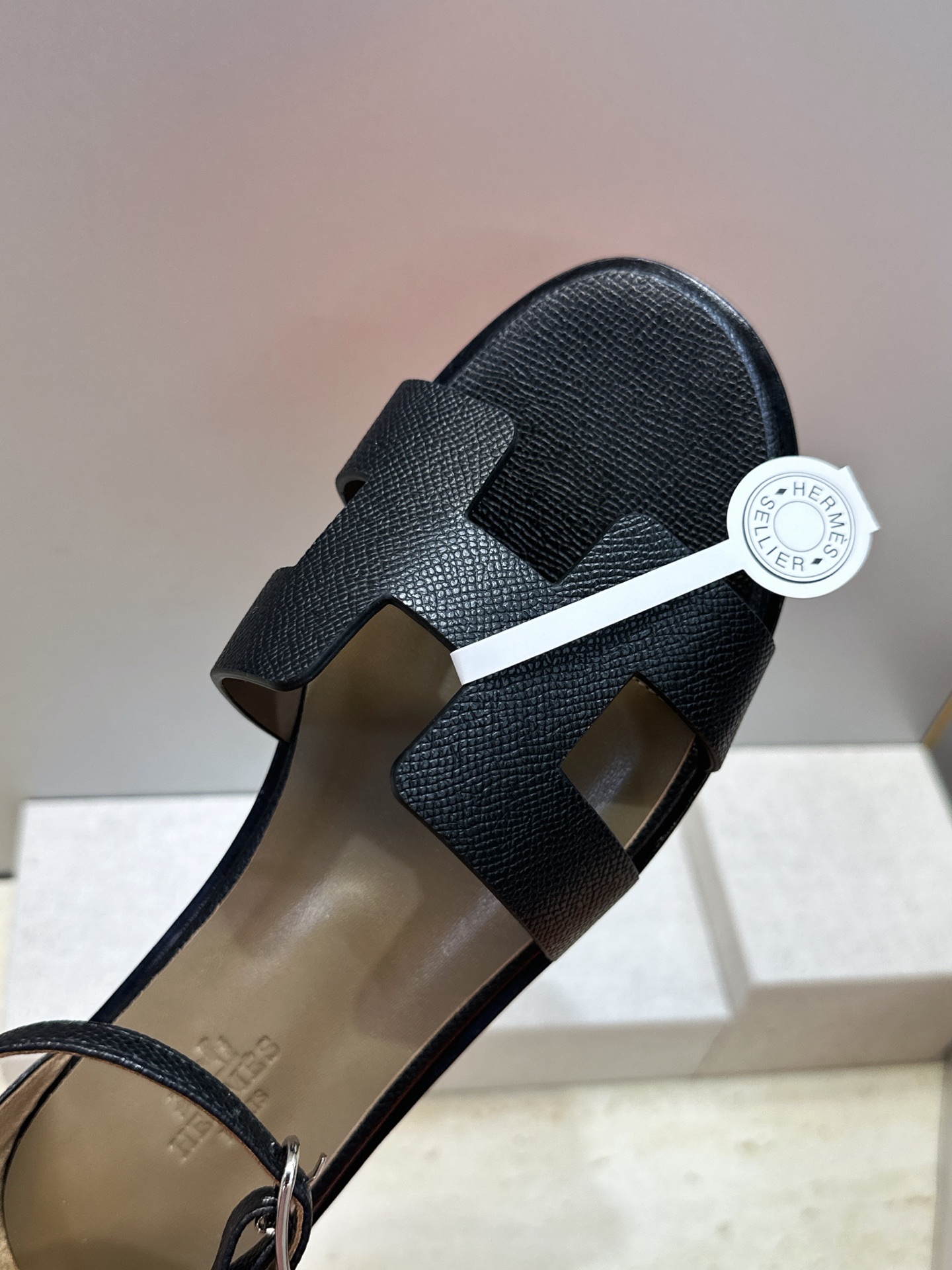 (配全套飞机盒) 莞货 顶级版 爱马仕 Hermes 春夏新色经典款 Santorini 拼色工字拖女鞋 H家平底圆头 (配全套飞机盒) 莞货 顶级版 爱马仕 Hermes 春夏新色经典款 Santorini 拼色工字拖女鞋 H家平底圆头