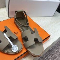 (配全套飞机盒) 莞货 顶级版 爱马仕 Hermes 春夏新色经典款 Santorini 拼色工字拖女鞋 H家平底圆头 (配全套飞机盒) 莞货 顶级版 爱马仕 Hermes 春夏新色经典款 Santorini 拼色工字拖女鞋 H家平底圆头