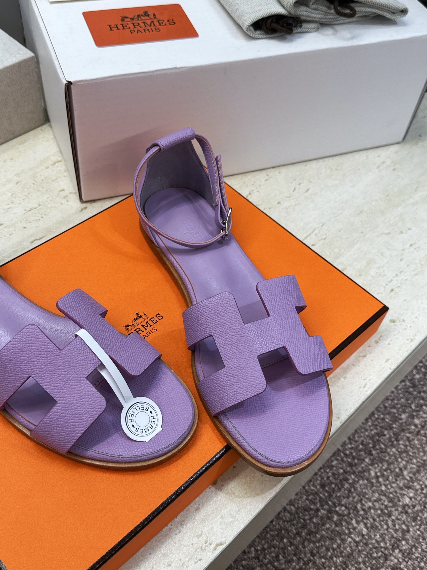 (配全套飞机盒) 莞货 顶级版 爱马仕 Hermes 春夏新色经典款 Santorini 拼色工字拖女鞋 H家平底圆头 (配全套飞机盒) 莞货 顶级版 爱马仕 Hermes 春夏新色经典款 Santorini 拼色工字拖女鞋 H家平底圆头