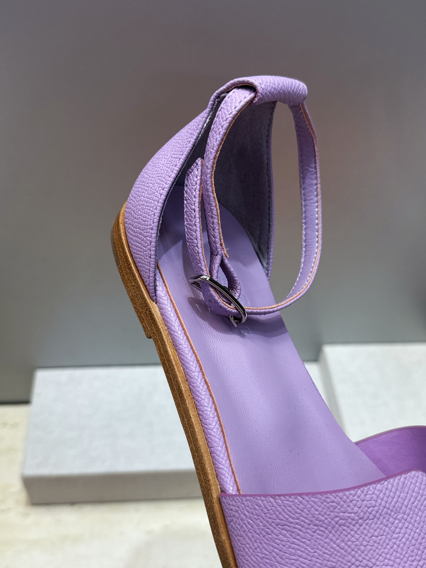 (配全套飞机盒) 莞货 顶级版 爱马仕 Hermes 春夏新色经典款 Santorini 拼色工字拖女鞋 H家平底圆头 (配全套飞机盒) 莞货 顶级版 爱马仕 Hermes 春夏新色经典款 Santorini 拼色工字拖女鞋 H家平底圆头