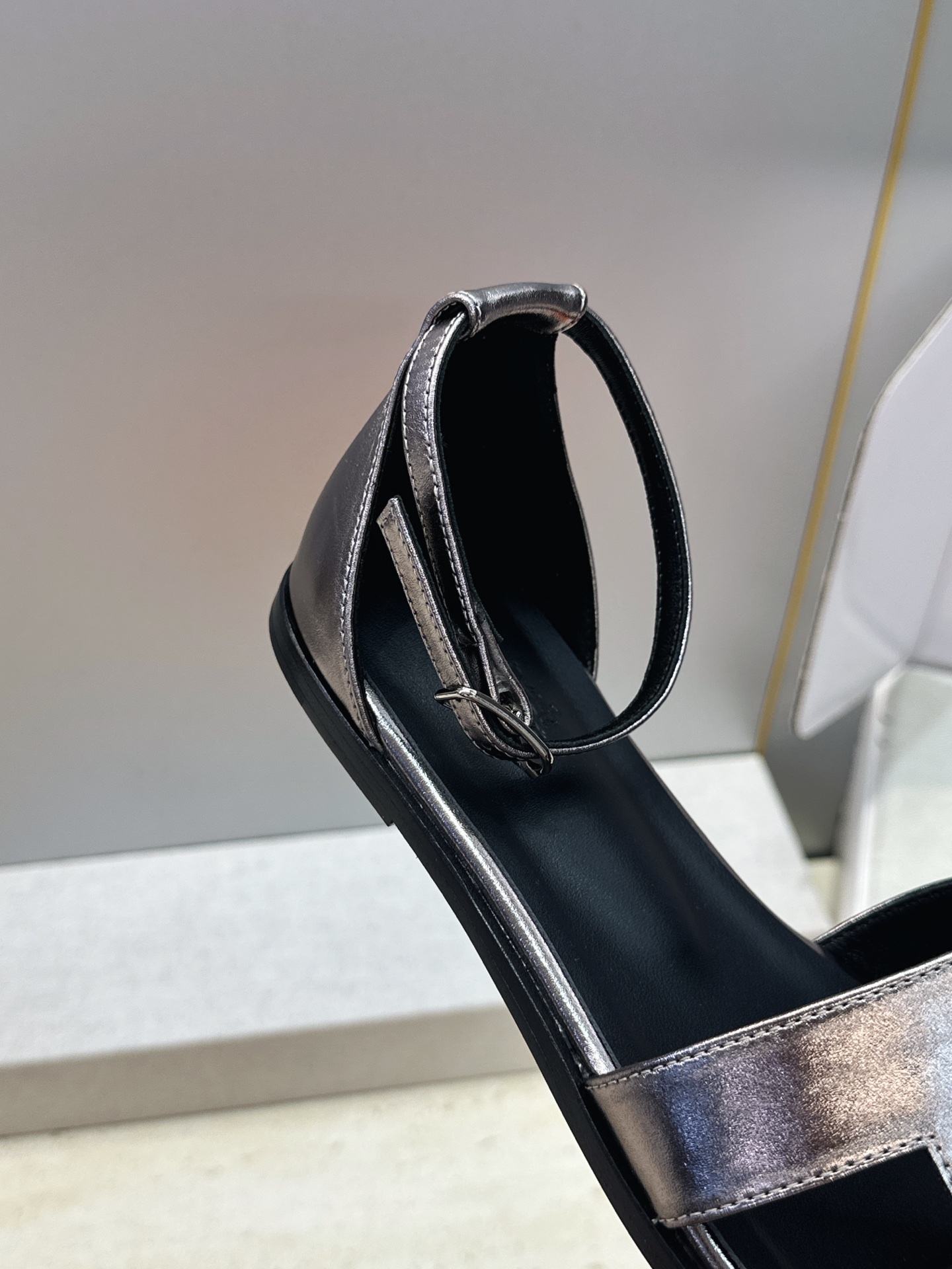 (配全套飞机盒) 莞货 顶级版 爱马仕 Hermes 春夏新色经典款 Santorini 拼色工字拖女鞋 H家平底圆头 (配全套飞机盒) 莞货 顶级版 爱马仕 Hermes 春夏新色经典款 Santorini 拼色工字拖女鞋 H家平底圆头