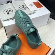 (配全套飞机盒) 顶级版 爱马仕 Hermes 2026春夏情侣新款 Neon 休闲系带百搭运动鞋 H家字母logo厚 (配全套飞机盒) 顶级版 爱马仕 Hermes 2026春夏情侣新款 Neon 休闲系带百搭运动鞋 H家字母logo厚