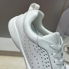 (配全套飞机盒) 顶级版 爱马仕 Hermes 2026春夏情侣新款 Neon 休闲系带百搭运动鞋 H家字母logo厚 (配全套飞机盒) 顶级版 爱马仕 Hermes 2026春夏情侣新款 Neon 休闲系带百搭运动鞋 H家字母logo厚