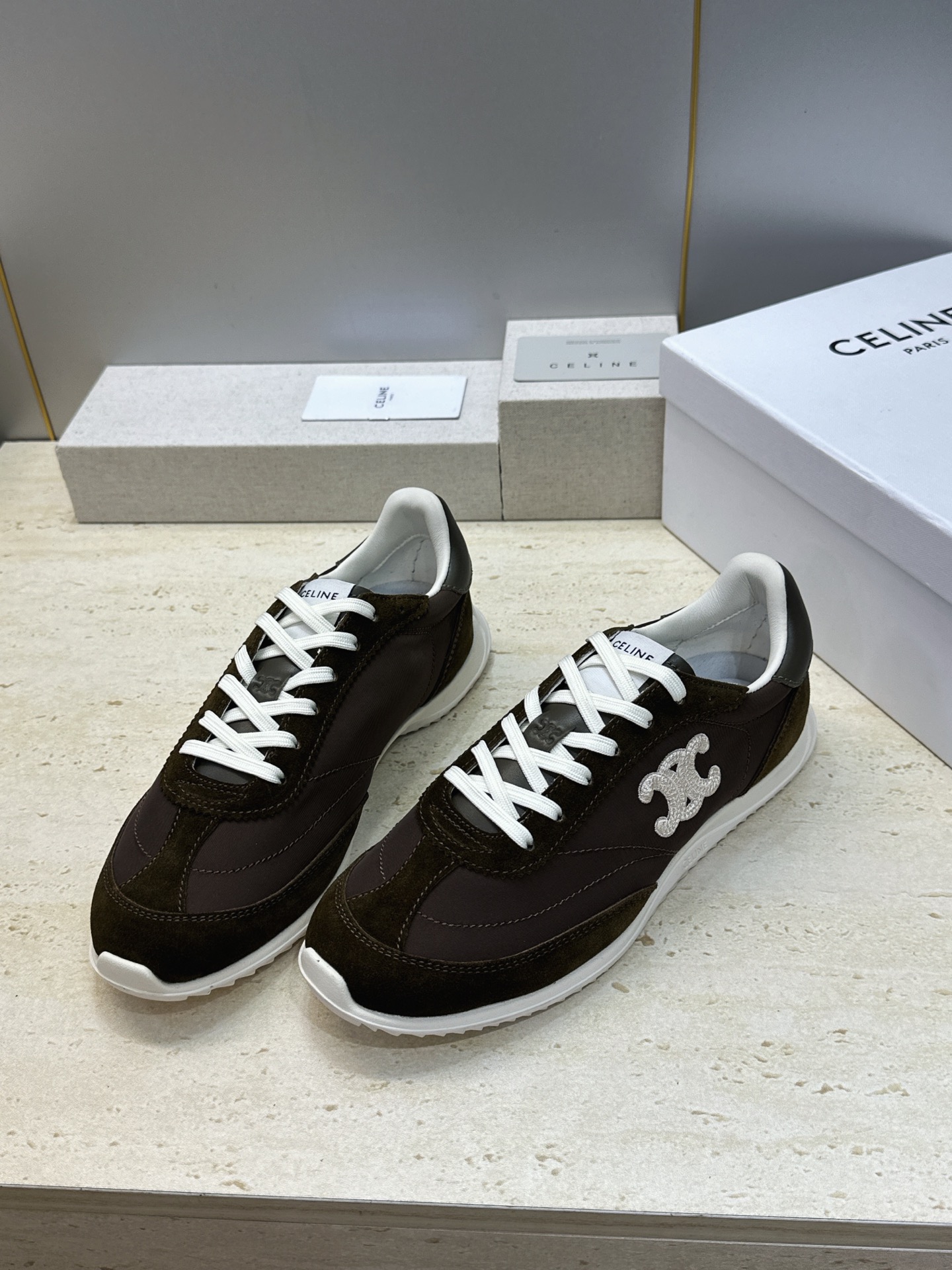 CELINE 2026秋冬新款厚底系带休闲徳训女鞋  赛琳字母logo圆头拼色运动老爹阿甘跑鞋 材质：鞋面进口羊猄皮/环