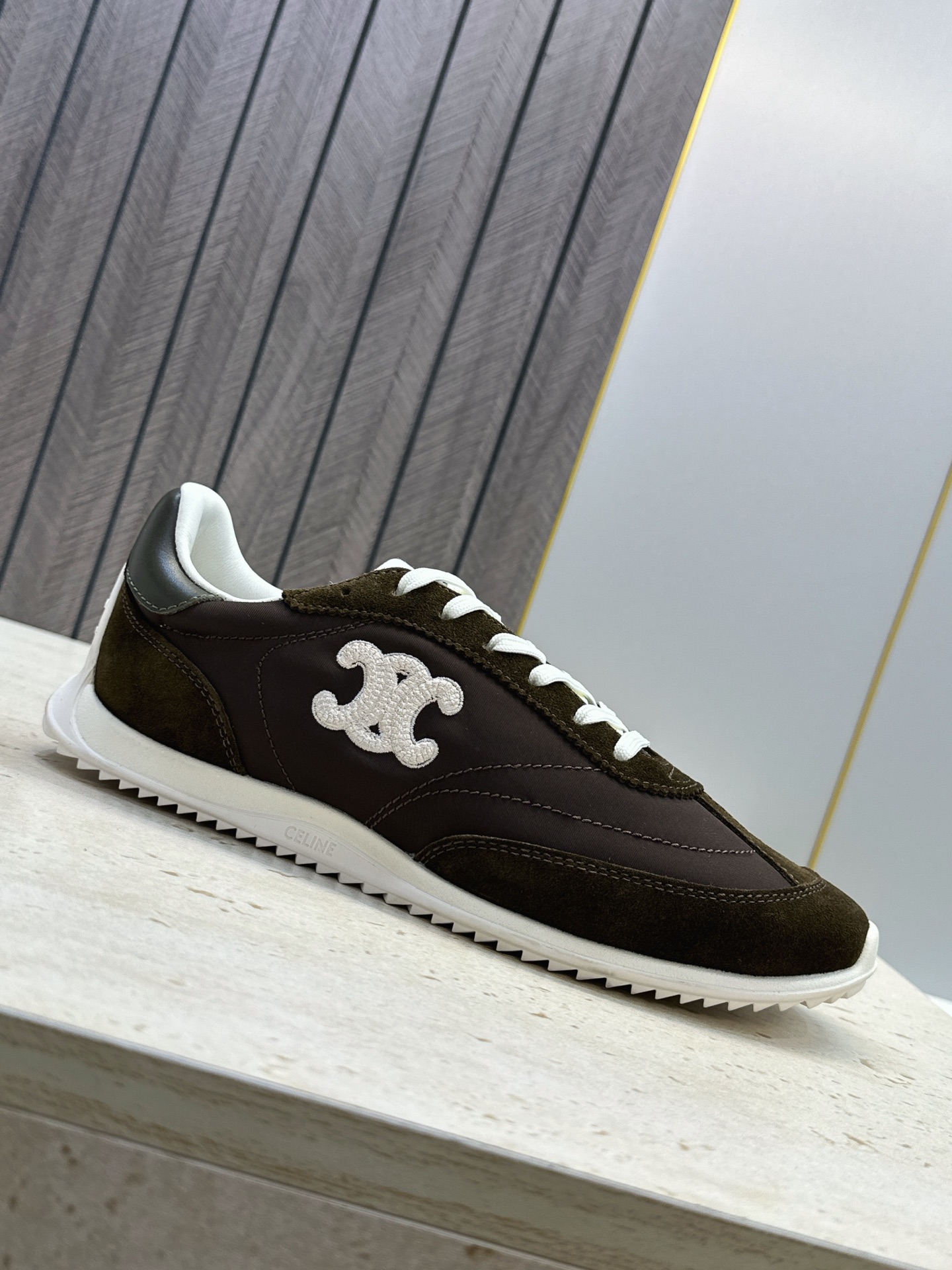 CELINE 2026秋冬新款厚底系带休闲徳训女鞋  赛琳字母logo圆头拼色运动老爹阿甘跑鞋 材质：鞋面进口羊猄皮/环
