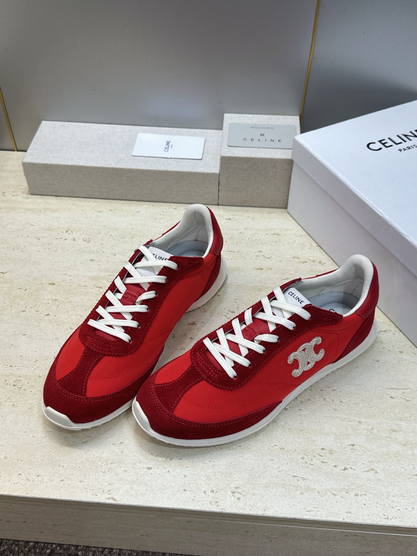 CELINE 2026秋冬新款厚底系带休闲徳训女鞋  赛琳字母logo圆头拼色运动老爹阿甘跑鞋 材质：鞋面进口羊猄皮/环