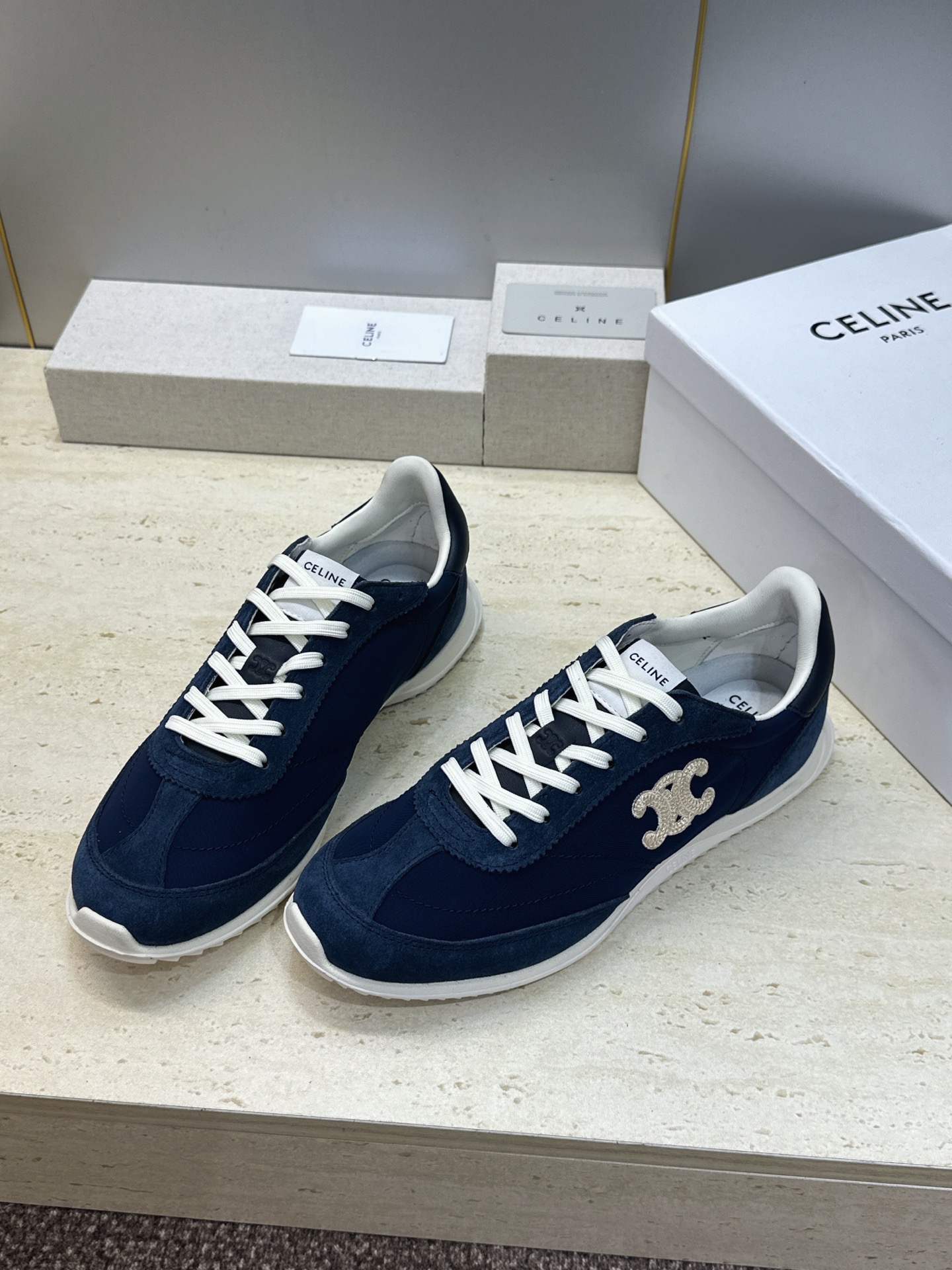 CELINE 2026秋冬新款厚底系带休闲徳训女鞋  赛琳字母logo圆头拼色运动老爹阿甘跑鞋 材质：鞋面进口羊猄皮/环