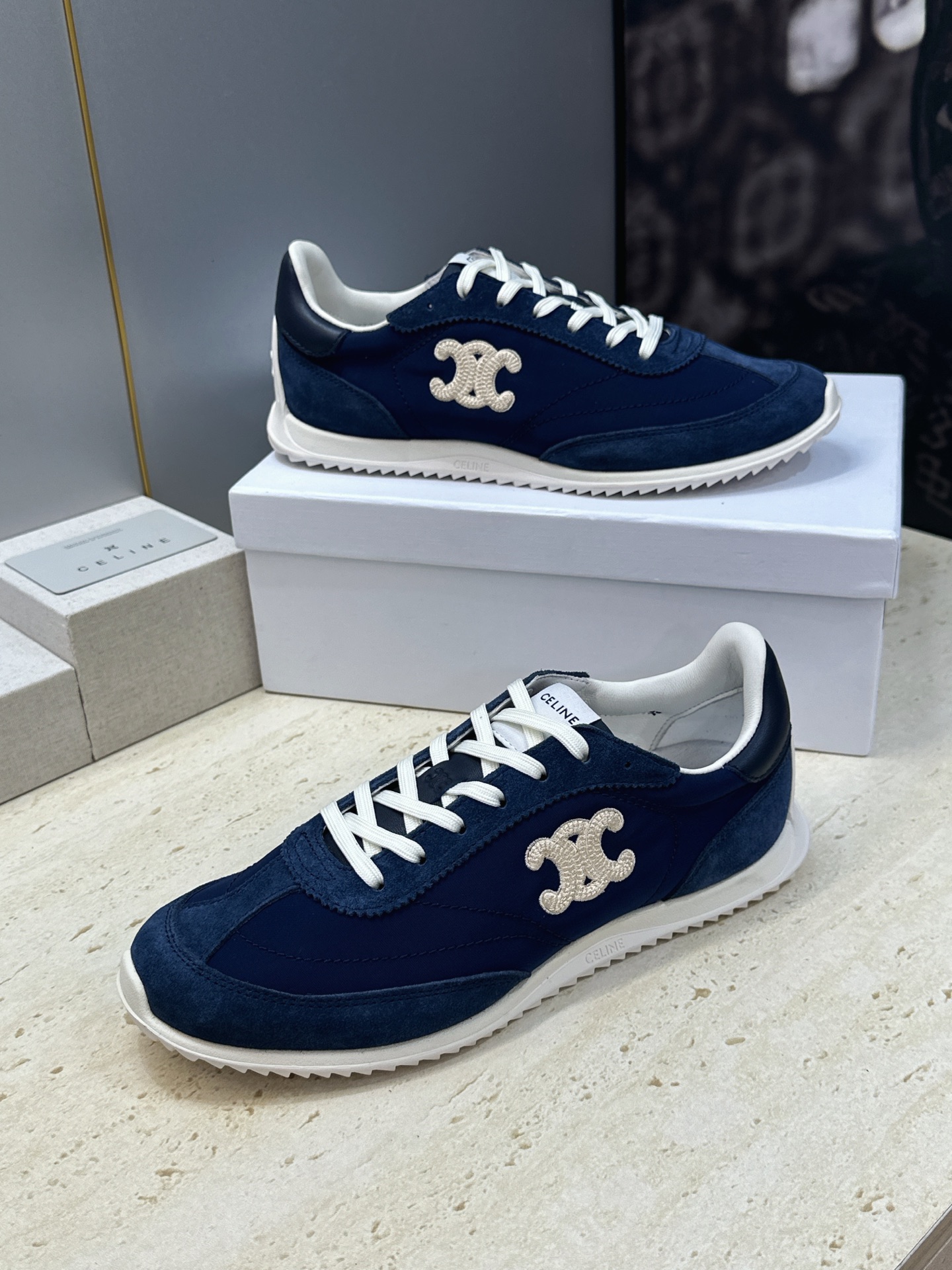 CELINE 2026秋冬新款厚底系带休闲徳训女鞋  赛琳字母logo圆头拼色运动老爹阿甘跑鞋 材质：鞋面进口羊猄皮/环