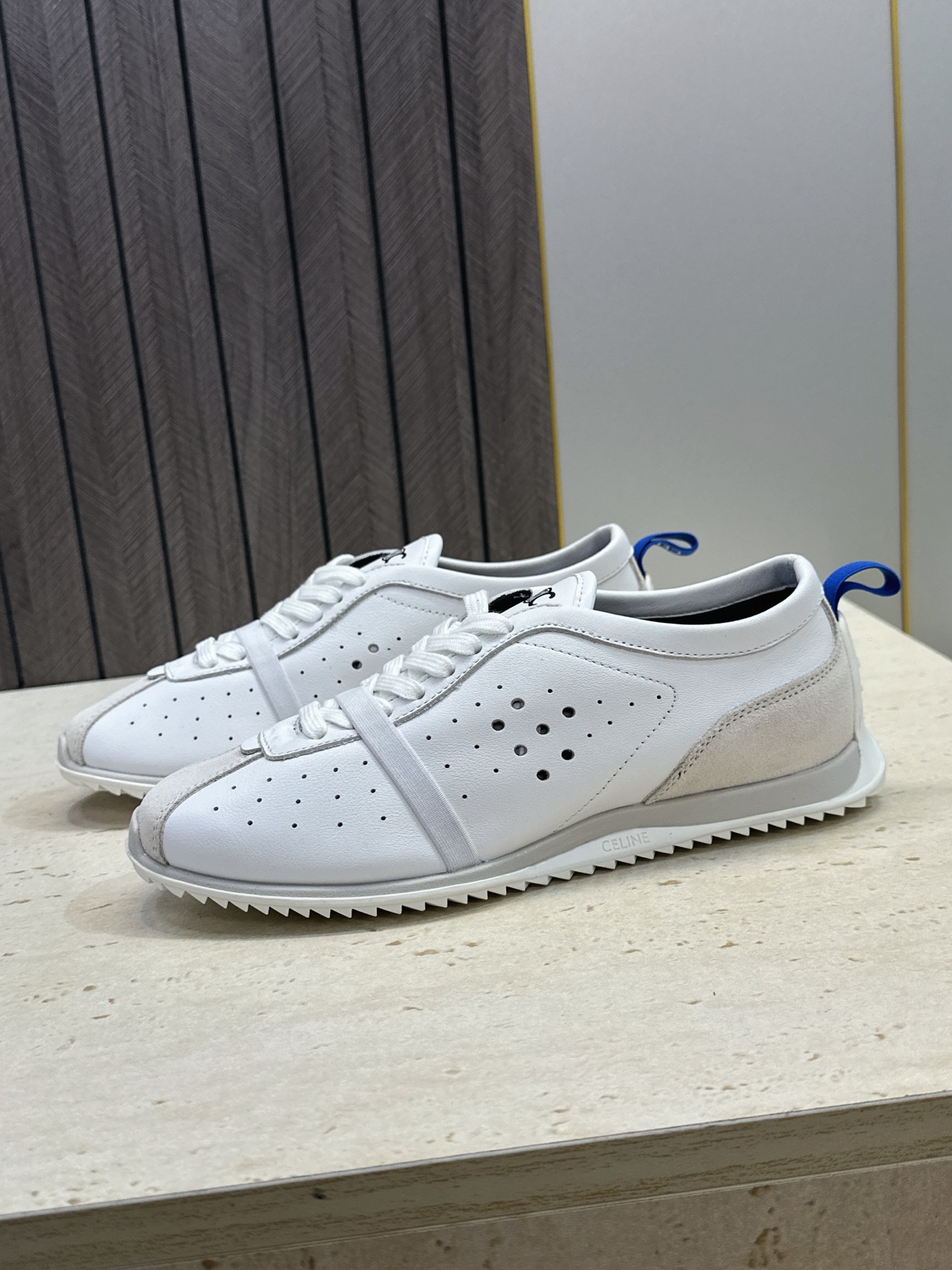 CELINE 2026秋冬新款厚底系带休闲女跑鞋  赛琳字母logo圆头拼色运动阿甘徳训鞋 材质：鞋面进口小牛皮/进口羊