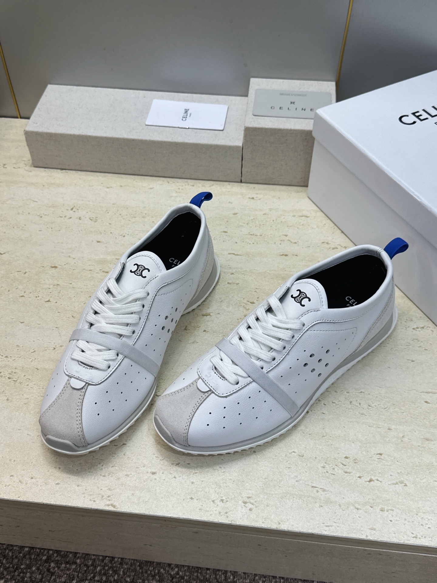 CELINE 2026秋冬新款厚底系带休闲女跑鞋  赛琳字母logo圆头拼色运动阿甘徳训鞋 材质：鞋面进口小牛皮/进口羊