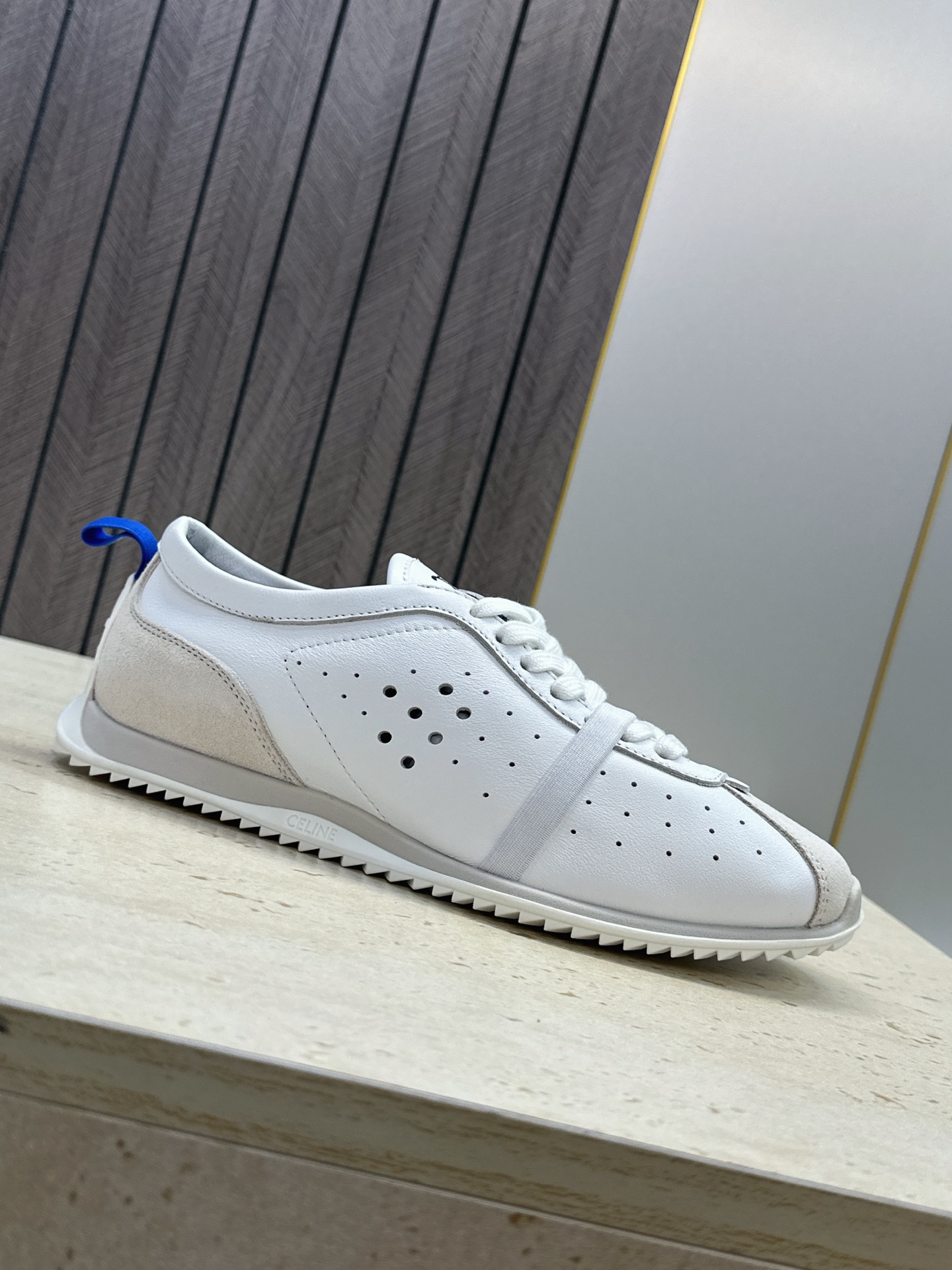 CELINE 2026秋冬新款厚底系带休闲女跑鞋  赛琳字母logo圆头拼色运动阿甘徳训鞋 材质：鞋面进口小牛皮/进口羊