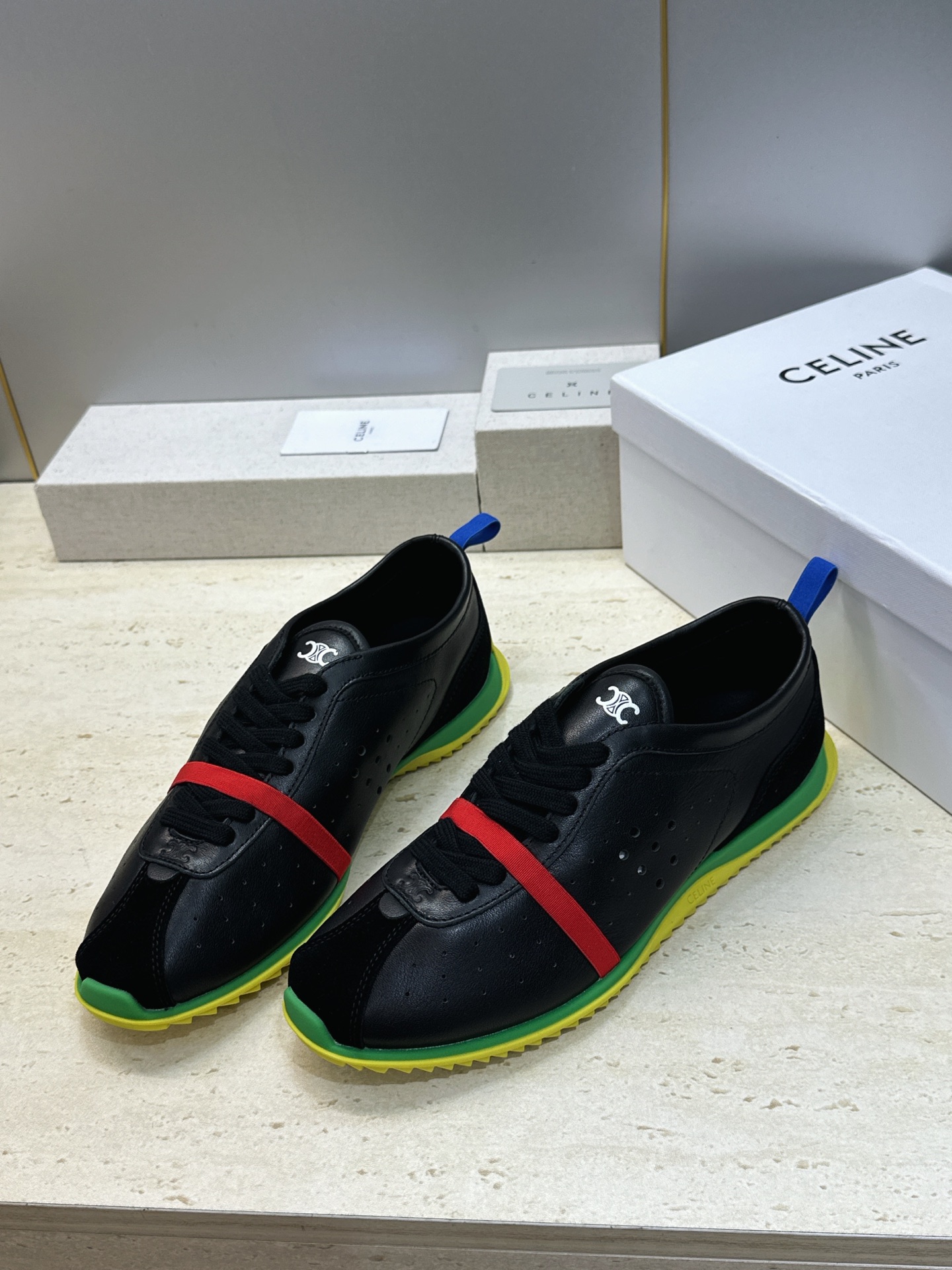 CELINE 2026秋冬新款厚底系带休闲女跑鞋  赛琳字母logo圆头拼色运动阿甘徳训鞋 材质：鞋面进口小牛皮/进口羊