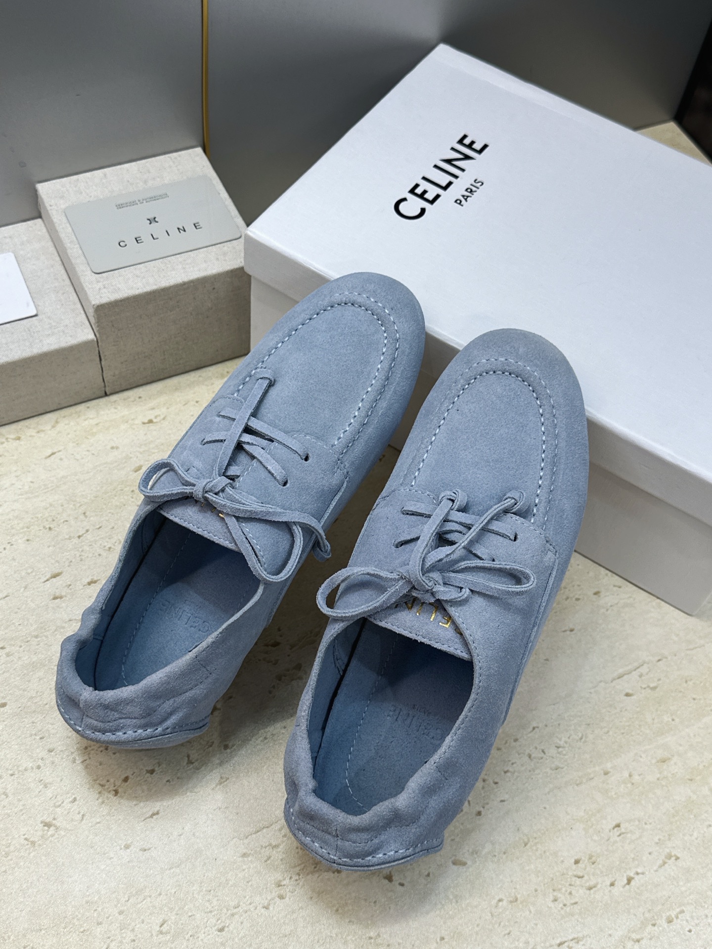 CELINE 2026秋冬新款复古休闲女鞋 瑟琳字母logo平底方头系带乐福单鞋 材质鞋面进口羊猄皮+羊猄皮皮内里+原 CELINE 2026秋冬新款复古休闲女鞋 瑟琳字母logo平底方头系带乐福单鞋 材质鞋面进口羊猄皮+羊猄皮皮内里+原