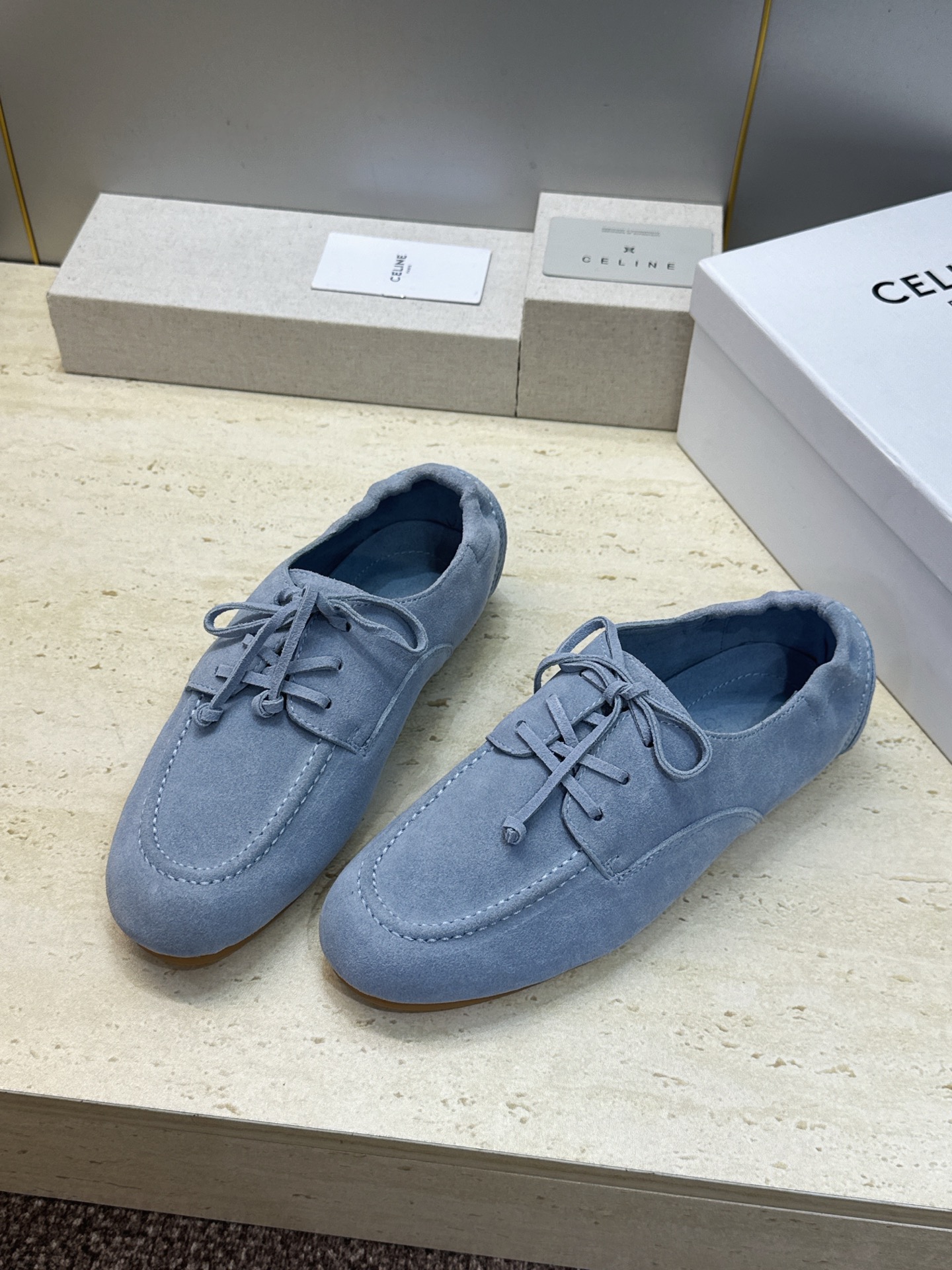 CELINE 2026秋冬新款复古休闲女鞋 瑟琳字母logo平底方头系带乐福单鞋 材质鞋面进口羊猄皮+羊猄皮皮内里+原 CELINE 2026秋冬新款复古休闲女鞋 瑟琳字母logo平底方头系带乐福单鞋 材质鞋面进口羊猄皮+羊猄皮皮内里+原