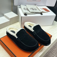 (配全套飞机盒) 顶级版 爱马仕 Hermes 秋冬经典情侣款Lazy防寒保暖羊羔毛豆豆鞋 H家平底圆头时尚休闲居家穆勒 (配全套飞机盒) 顶级版 爱马仕 Hermes 秋冬经典情侣款Lazy防寒保暖羊羔毛豆豆鞋 H家平底圆头时尚休闲居家穆勒